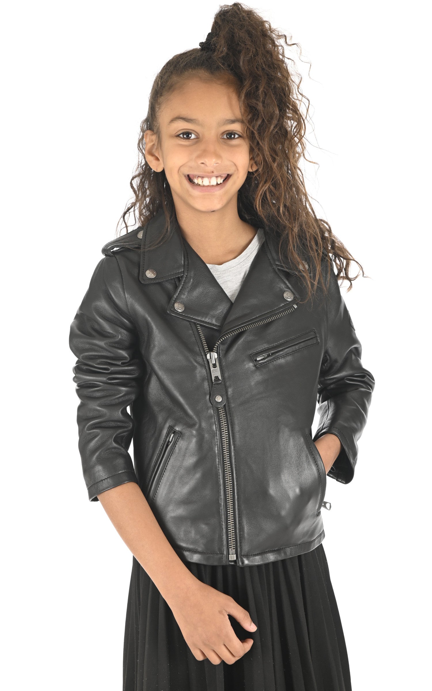 A "LC MARLONB" Noir Schott Perfecto Enfant closed photo