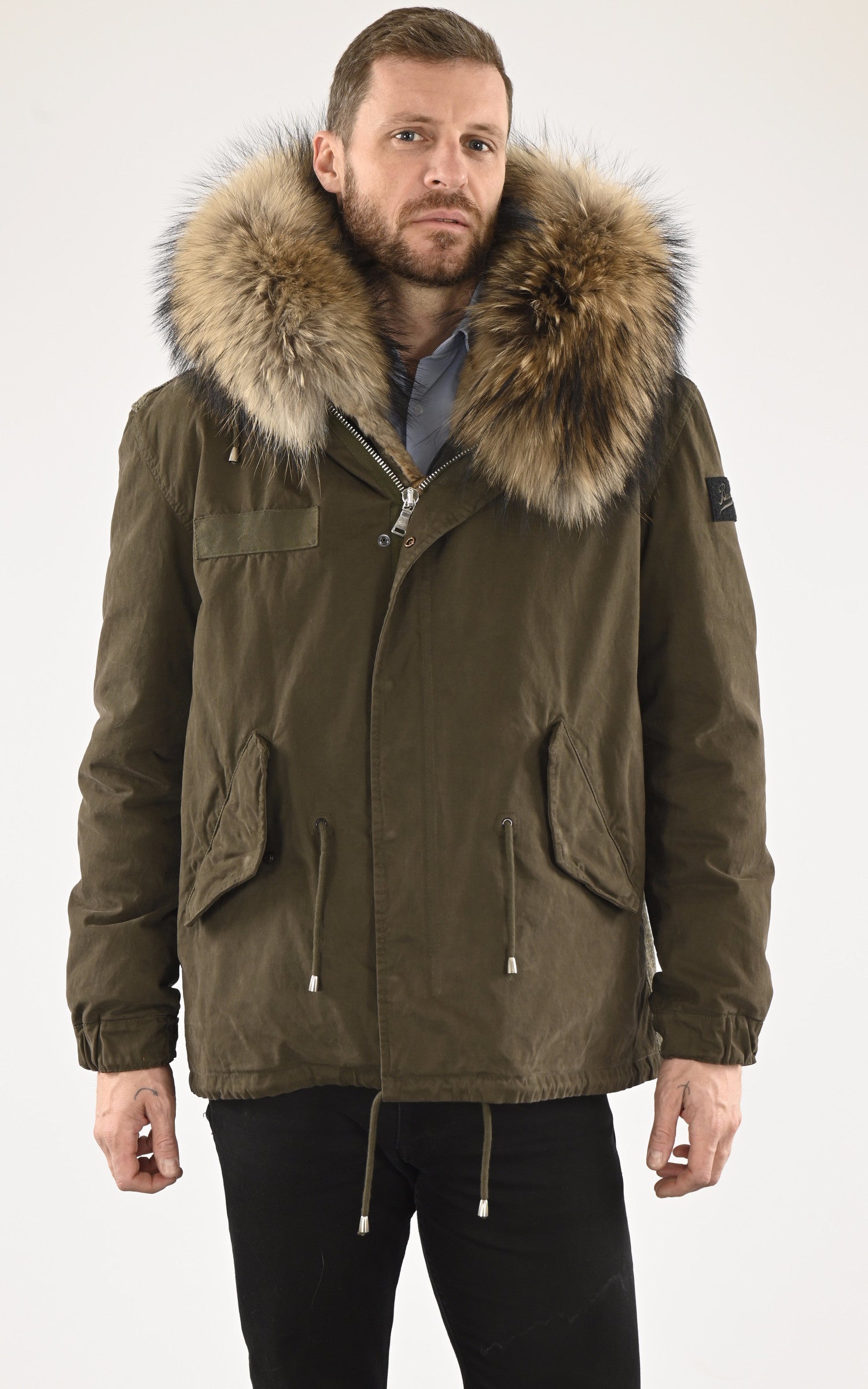 A "DRAKE MAN SHORT 80 CM" Kaki Barbed 3/4 Homme closed photo