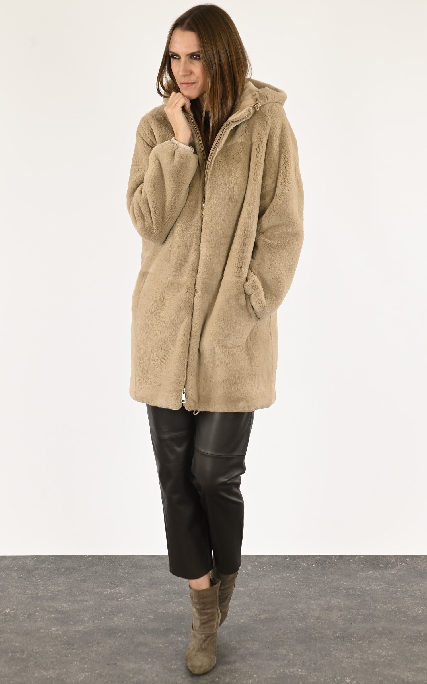 A "23M551-RT" Beige Manzoni 24 Veste Femme closed photo