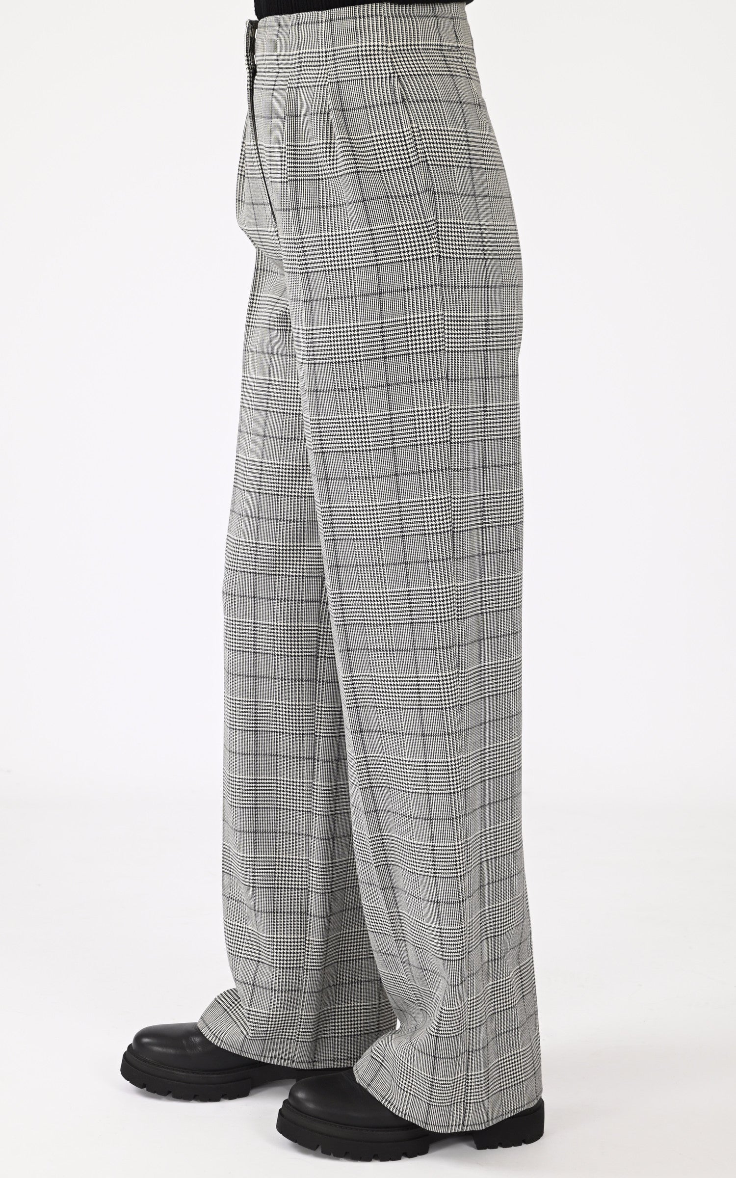 A "PARIGI" Noir Tara Jarmon Pantalon Femme interior photo