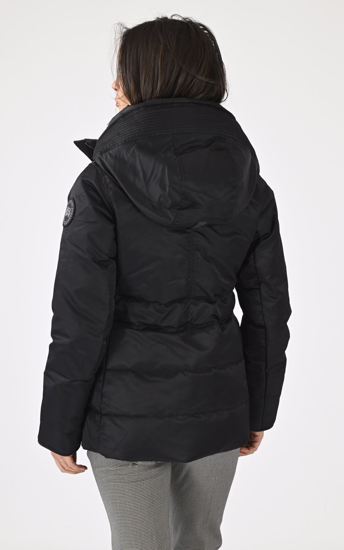 A "MACKENNA 3852WB" Noir Canada Goose Ves Doudoune Femme opened photo