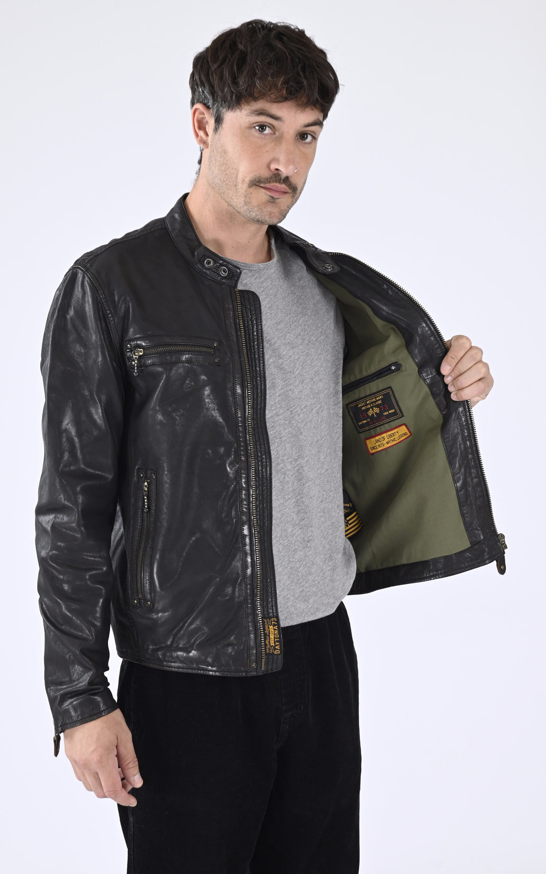 A "AKRONIMA 103881" Noir Daytona 73 Blouson Homme opened photo