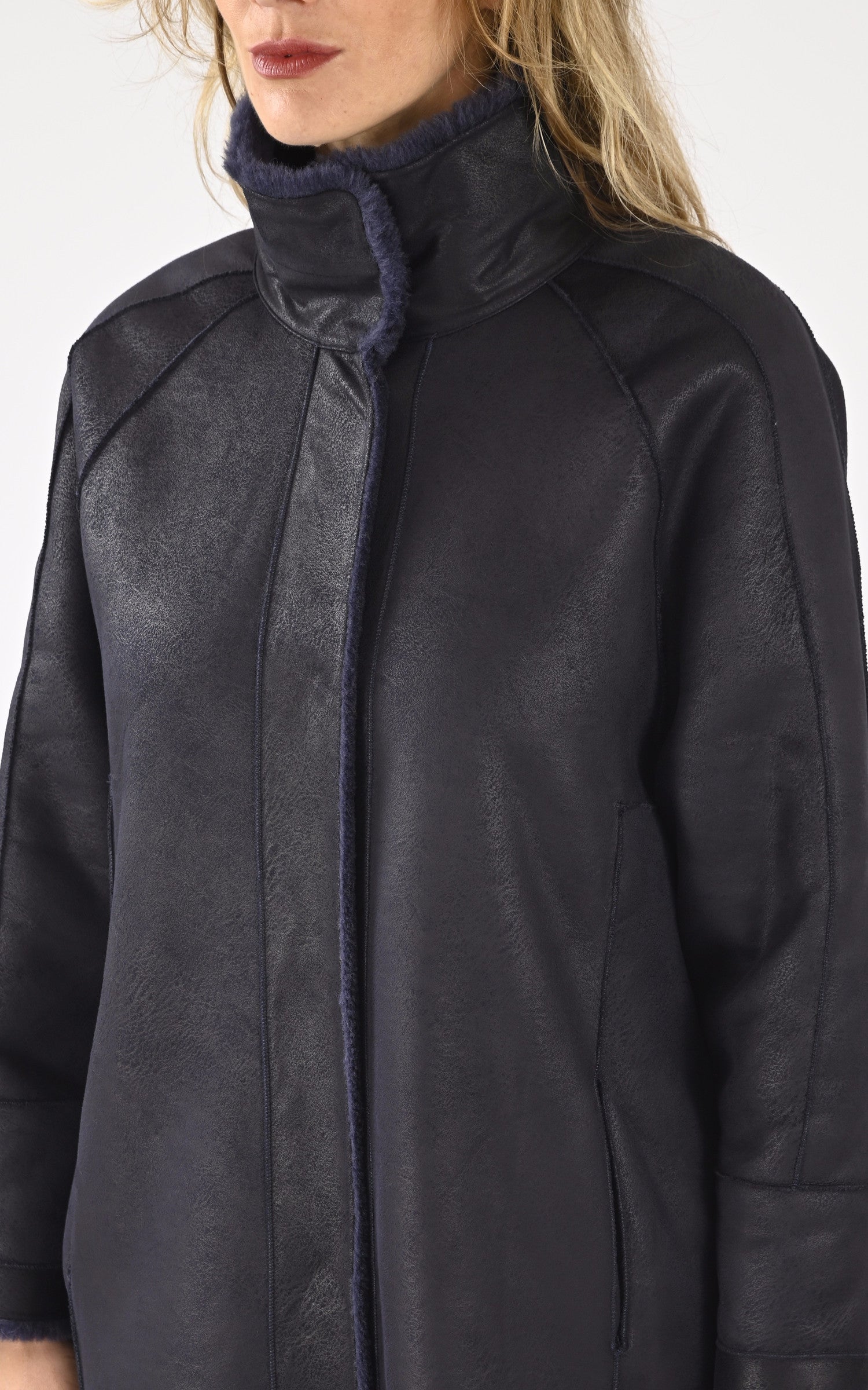 A "THALIA 64544" Bleu Marine Oakwood Veste Femme details photo