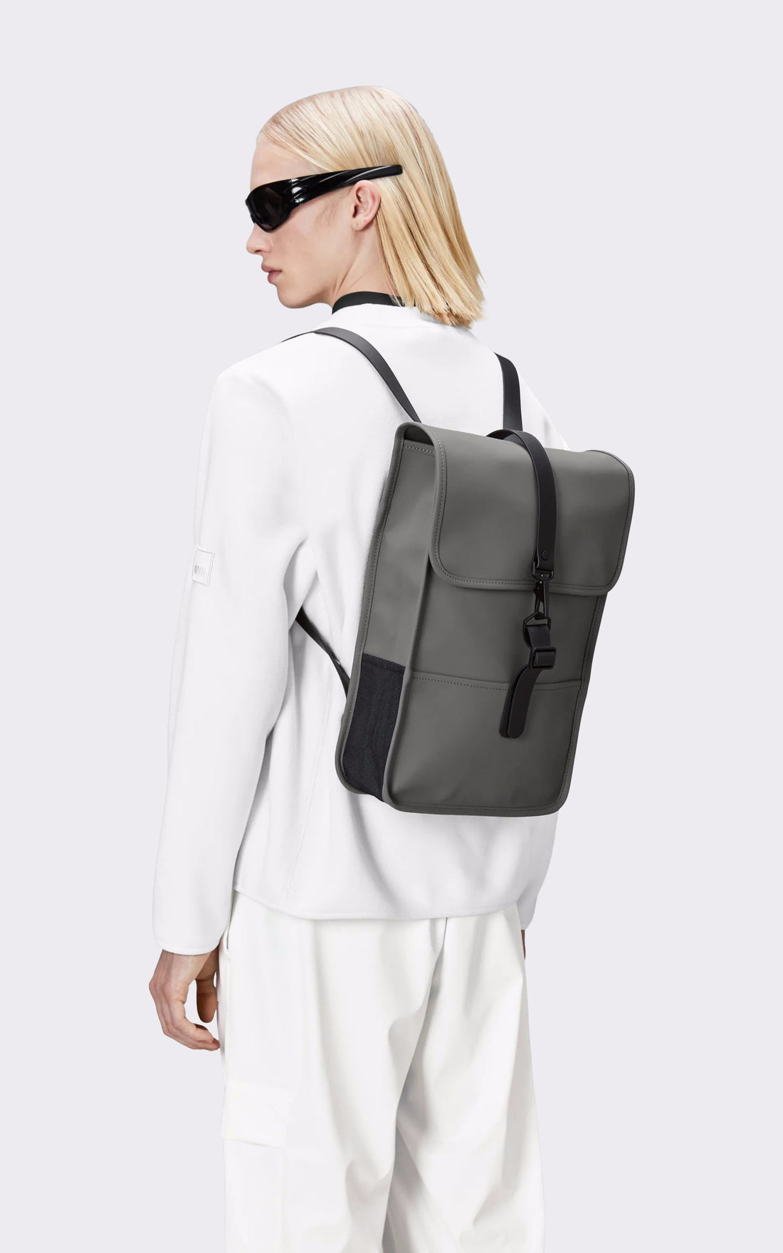 A "13020 BACK PACK MINI" Gris Rains Sac A Dos Mixte interior photo