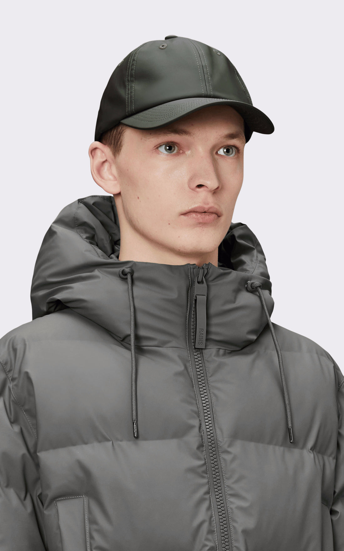 A "13600 CASQUETTE" Vert Rains Casquette Mixte back photo