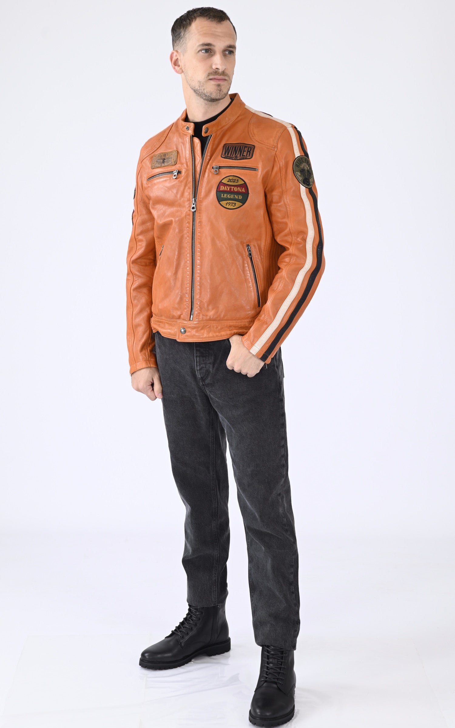 A "WARTBURG 102832" Orange Daytona 73 Blouson Homme closed photo