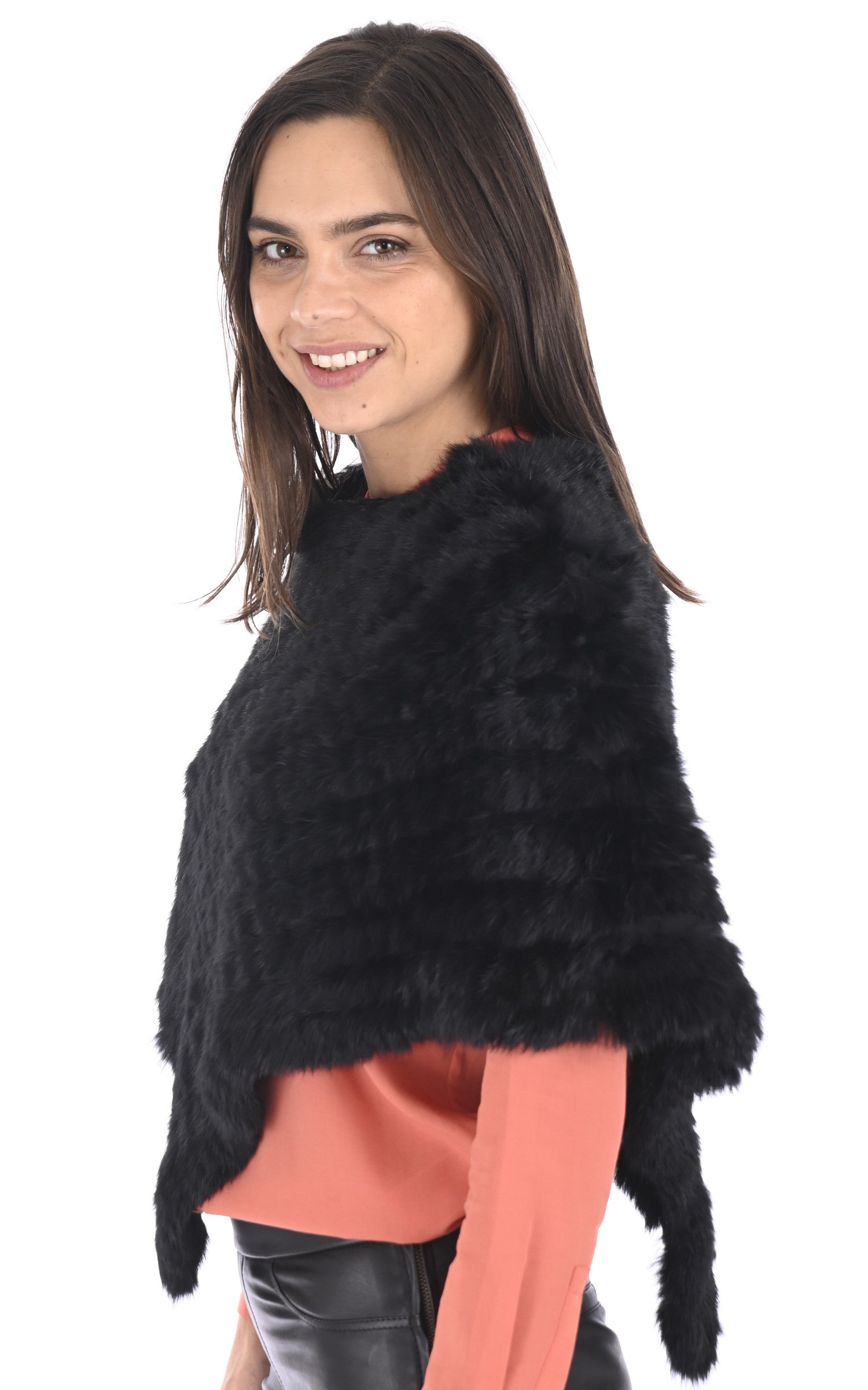 A "PONCHO" Noir La Canadienne Poncho Femme closed photo 2