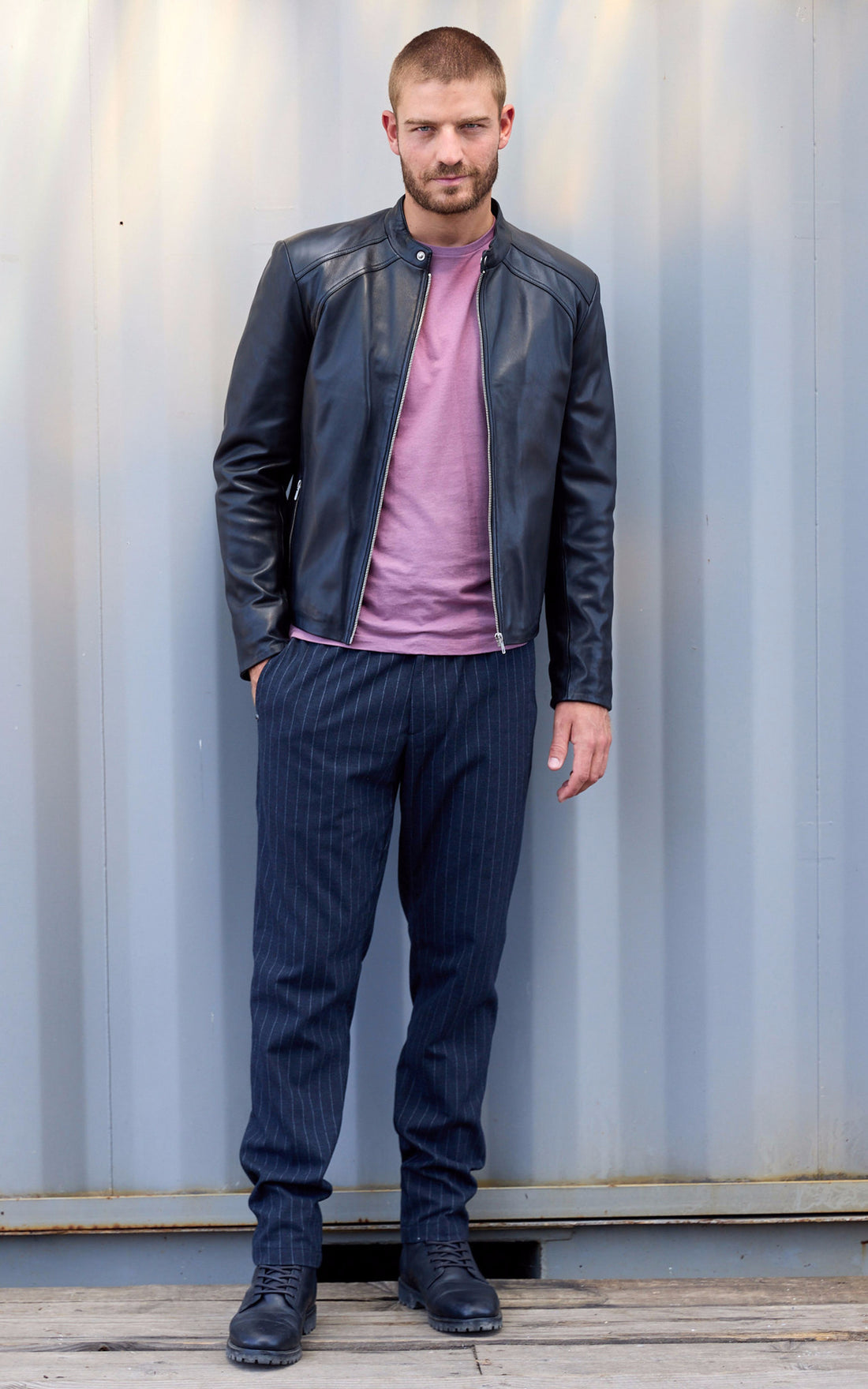 A "LENI AGN" Noir Serge Pariente Blouson Homme opened photo
