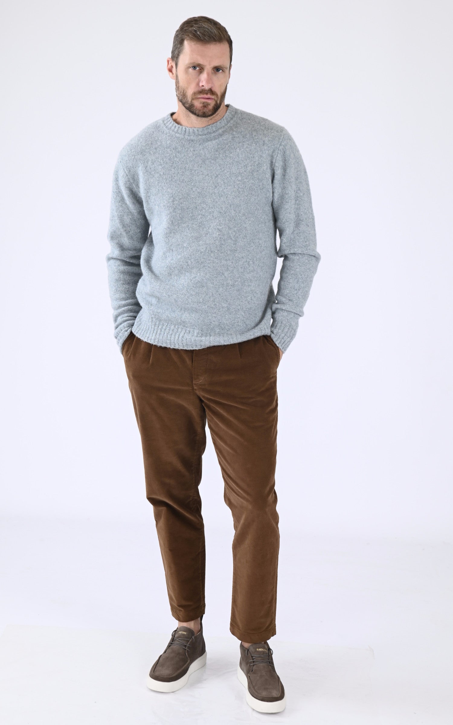 A "FRANCOIS VELOURS P026TI120" Marron Maison Standards Pantalon Homme closed photo
