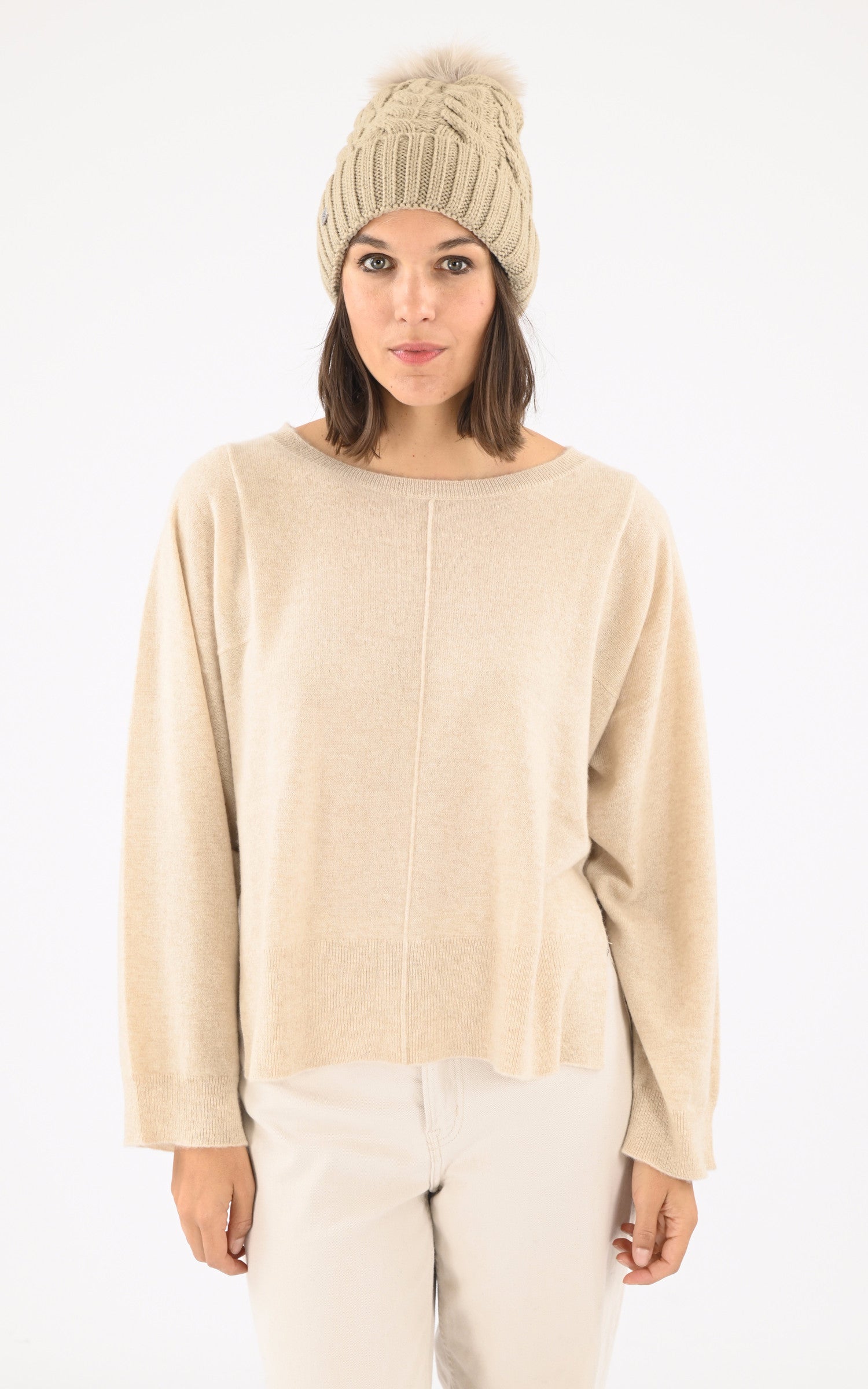 A "AMALIE-TN" Taupe Soia & Kyo Bonnet Femme opened photo 1