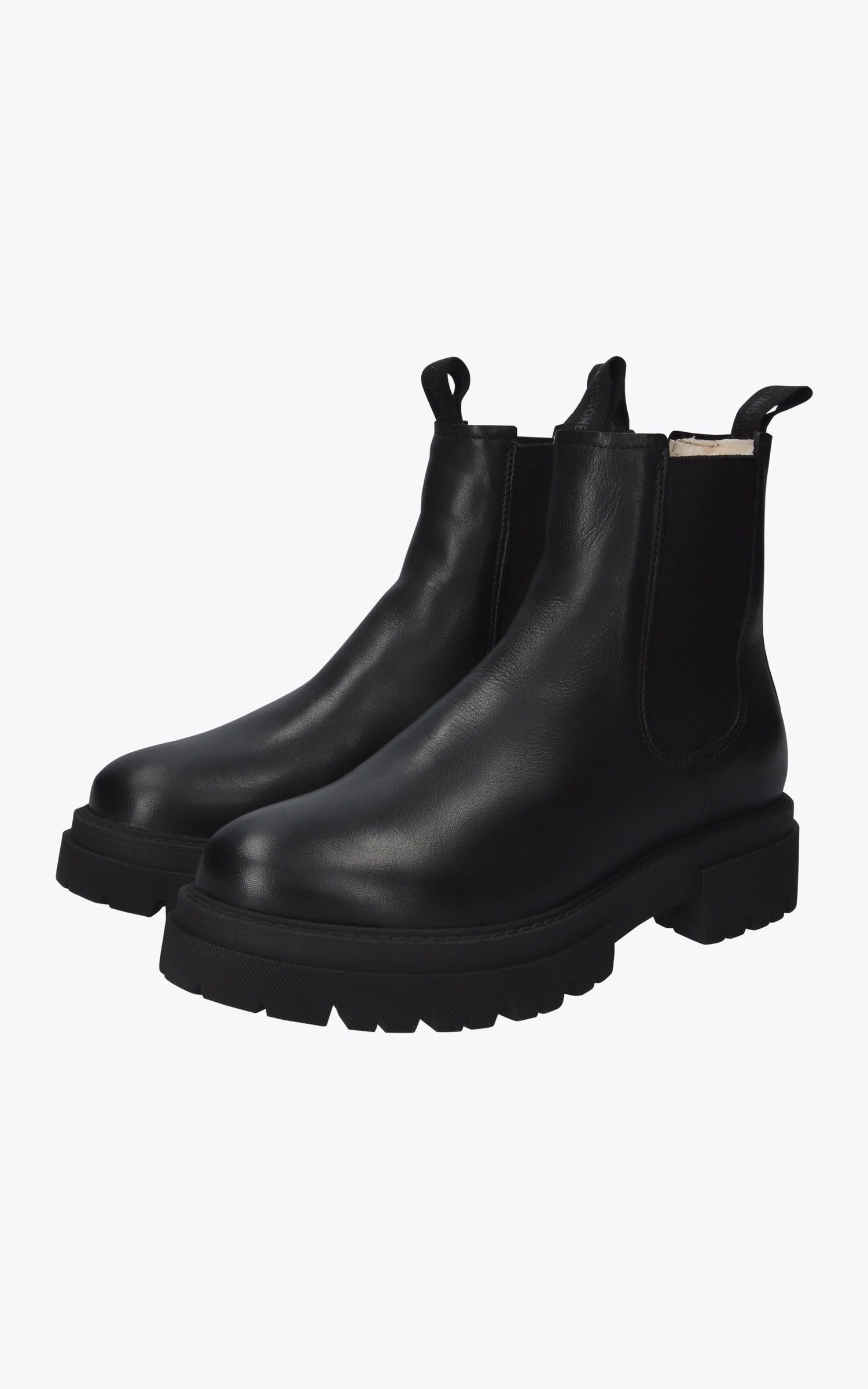 Chaussures Cuir Femme Blackstone, modèle Al412 de couleur noir - vue fermée