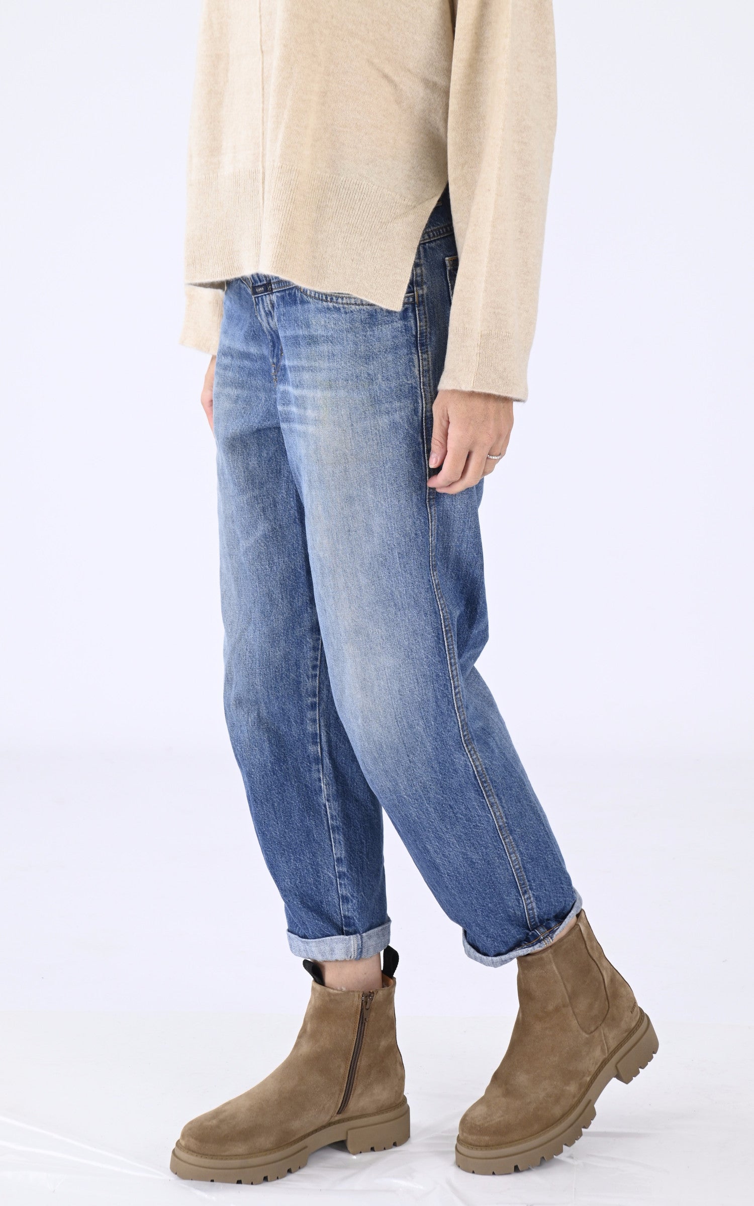 Boots Cuir Femme Blackstone, modèle Al475 de couleur marron - vue ouverte 1