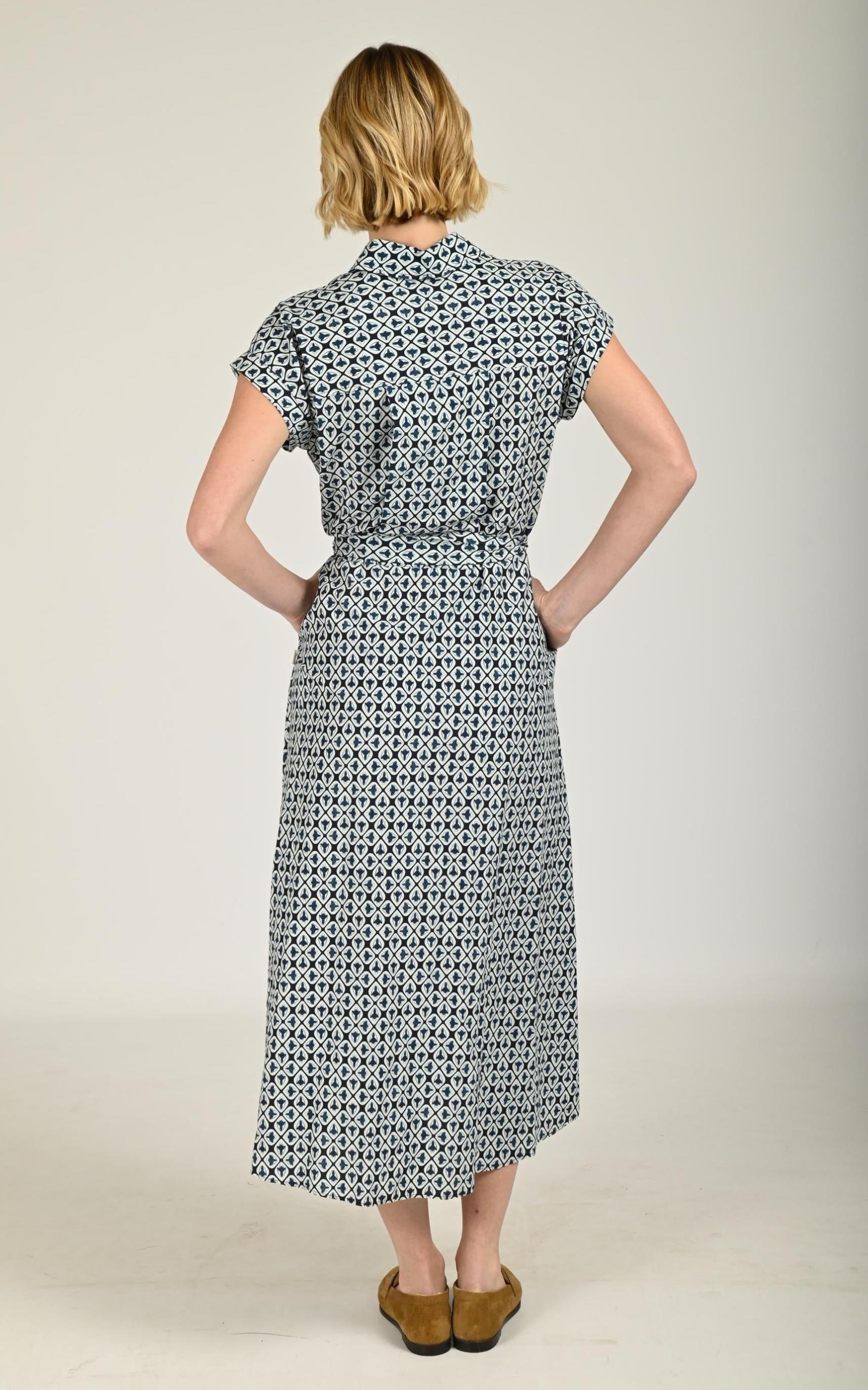 Robe Textile Femme Woolrich, modèle Cfwwdr2021 de couleur blue tile bloom