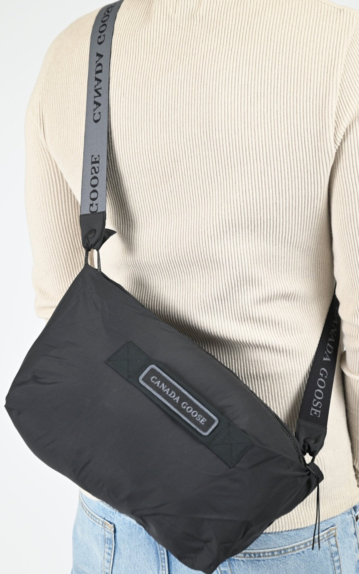 Ves doudoune Textile Homme Canada Goose, modèle Crofton puffer ma 2282mb de couleur black 61