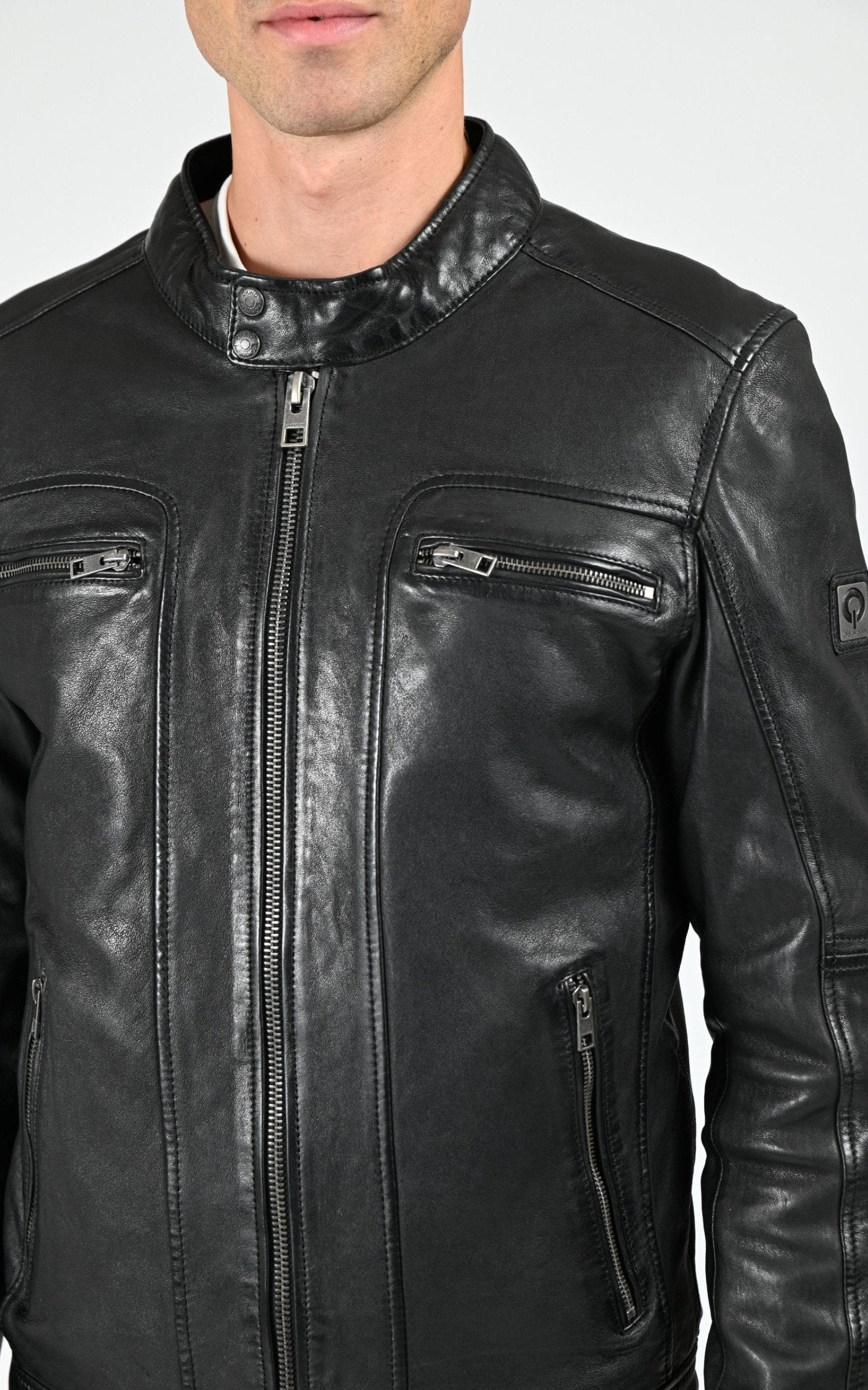 Blouson Cuir Homme Oakwood, modèle Drink 63036 de couleur noir