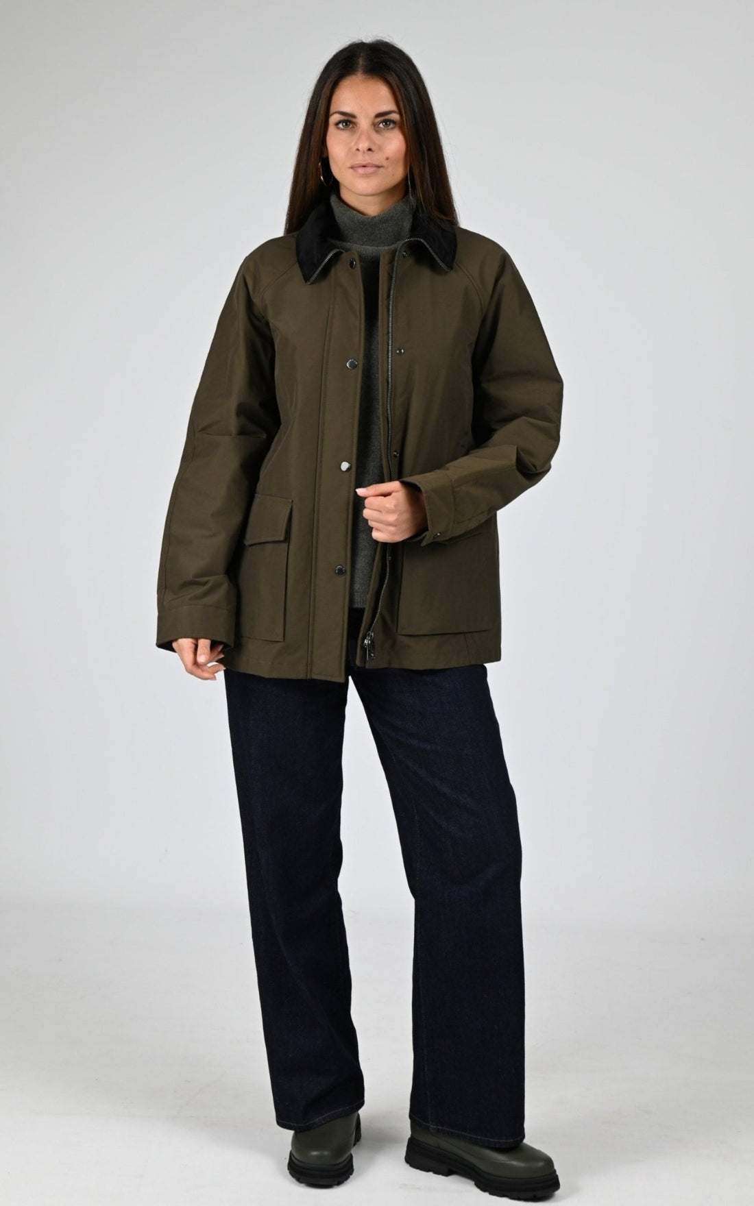 Veste Textile Femme Woolrich, modèle Dust jkt ou2115 de couleur dark green