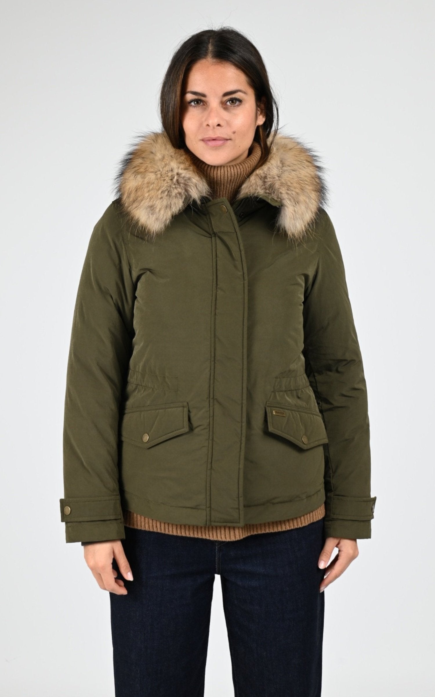 Ves doudoune Textile Femme Woolrich, modèle Grace fur jkt ou2043 de couleur dark green