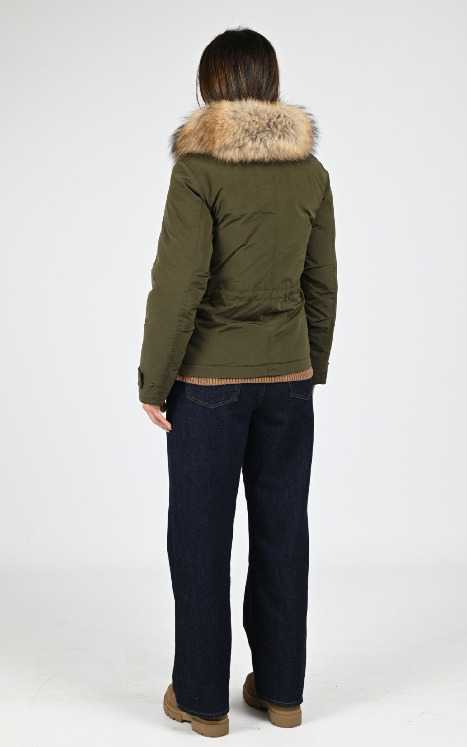 Ves doudoune Textile Femme Woolrich, modèle Grace fur jkt ou2043 de couleur dark green