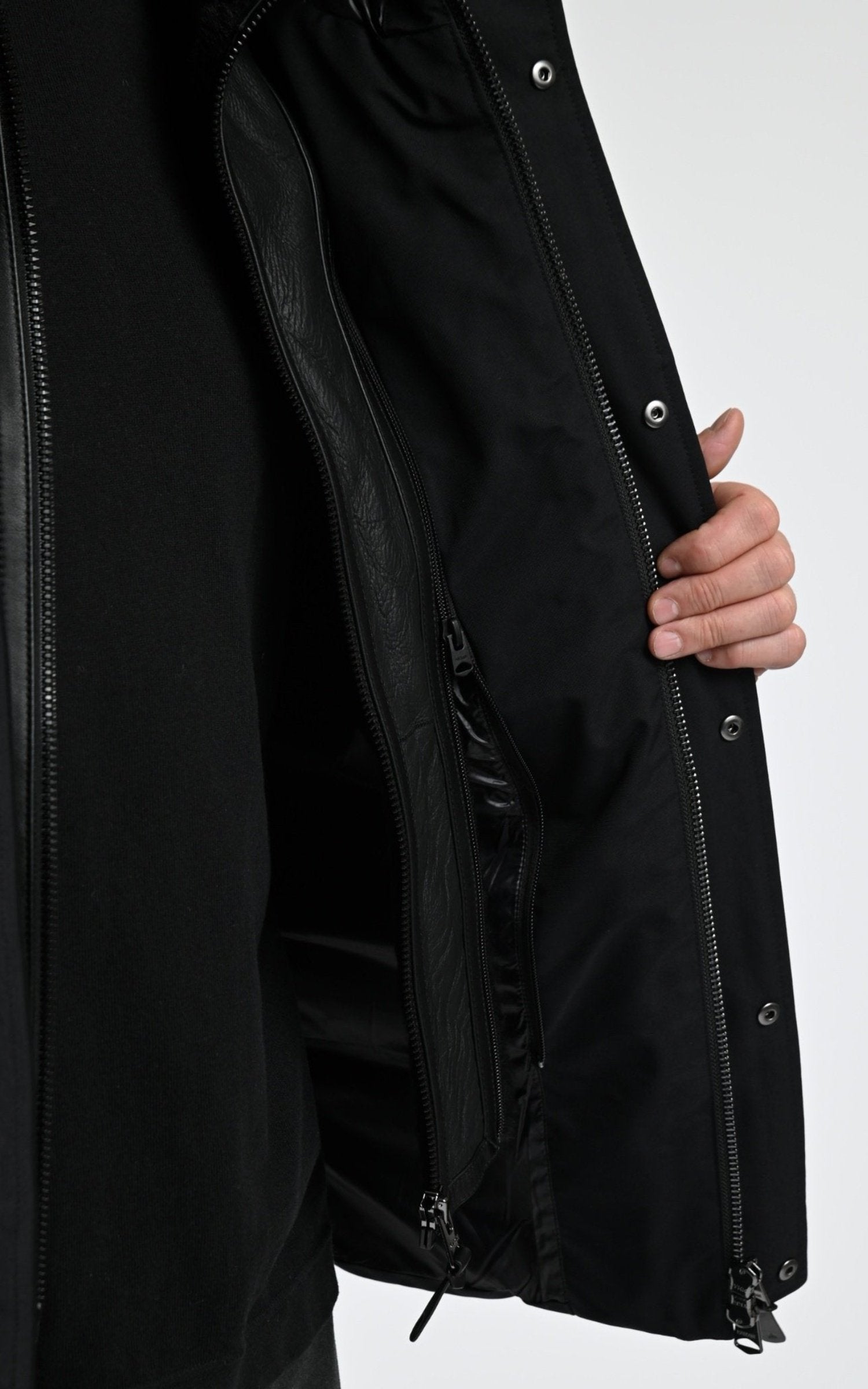 Ves doudoune Textile Homme Mackage, modèle Graydon de couleur black - earth