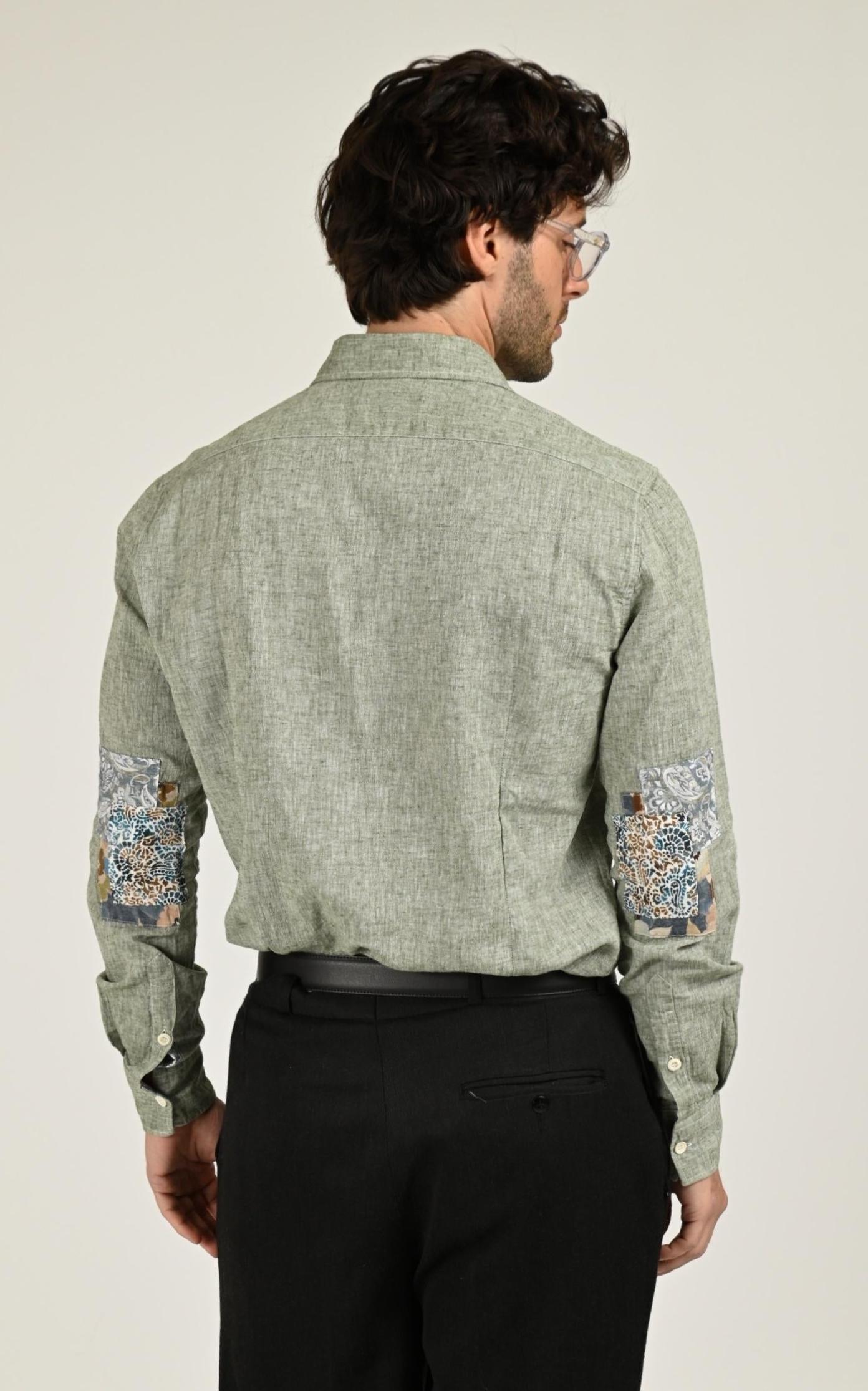 Chemise Textile Homme Bob, modèle Hole 519 de couleur verde