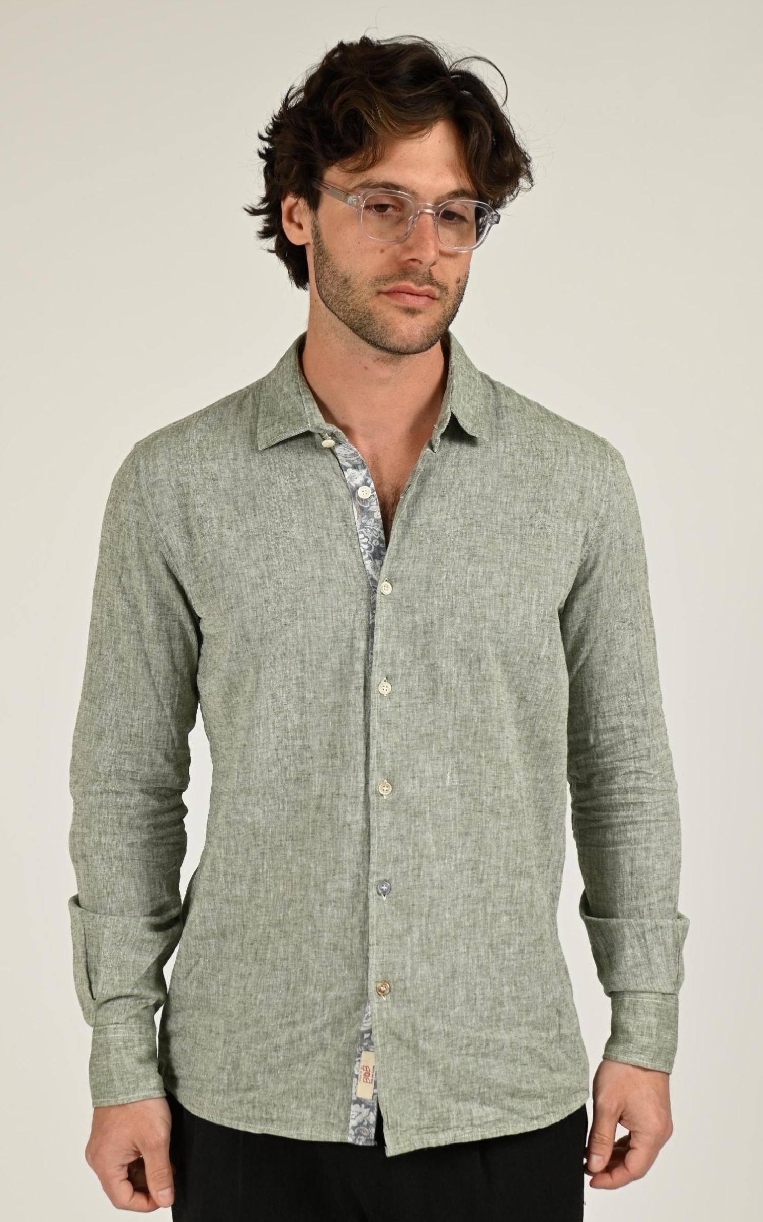 Chemise Textile Homme Bob, modèle Hole 519 de couleur verde