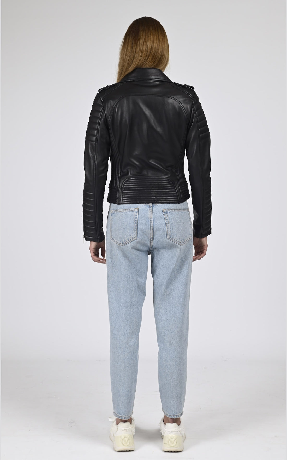 Blouson Cuir Femme Serge pariente, modèle Hypster girl de couleur noir