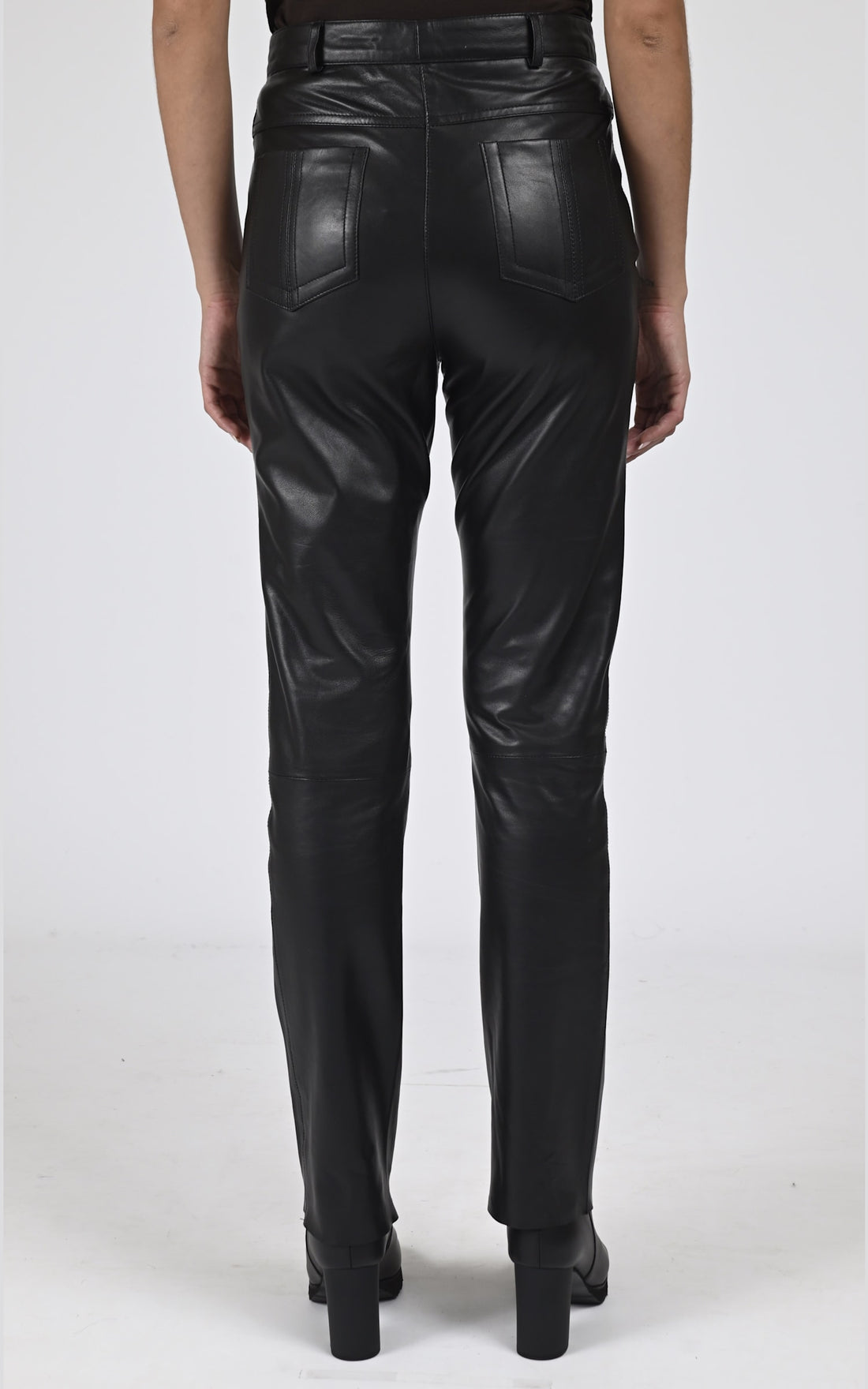 Pantalon Cuir Femme La canadienne, modèle Jean biker de couleur noir
