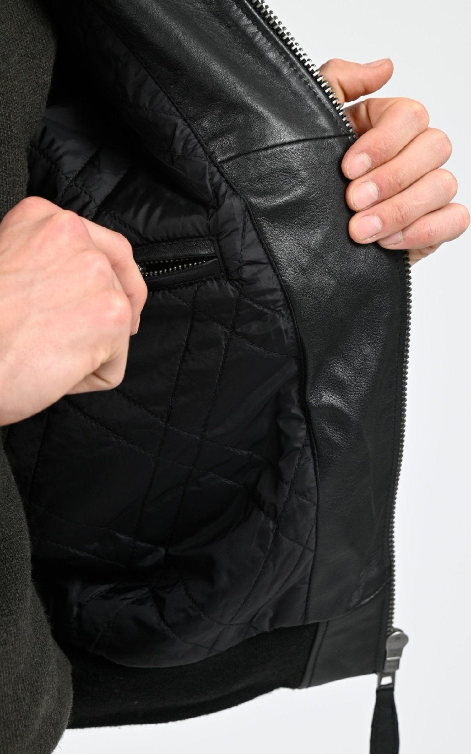 Blouson Cuir Homme Schott, modèle Lc bomb basic de couleur black