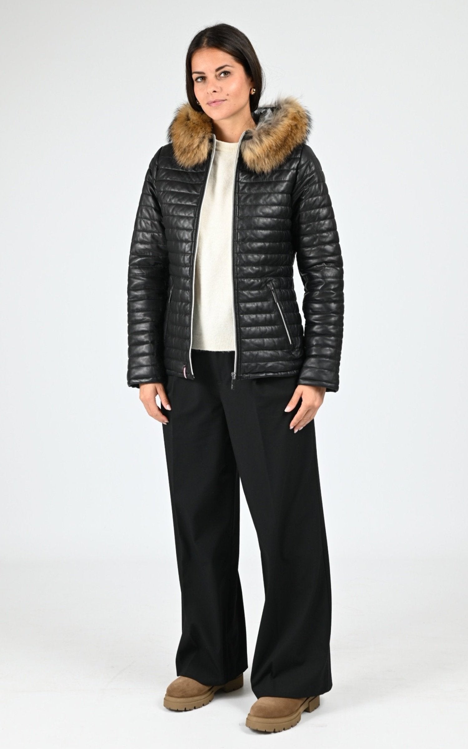 Veste Cuir Femme Oakwood, modèle Mandy 64911 de couleur black 501