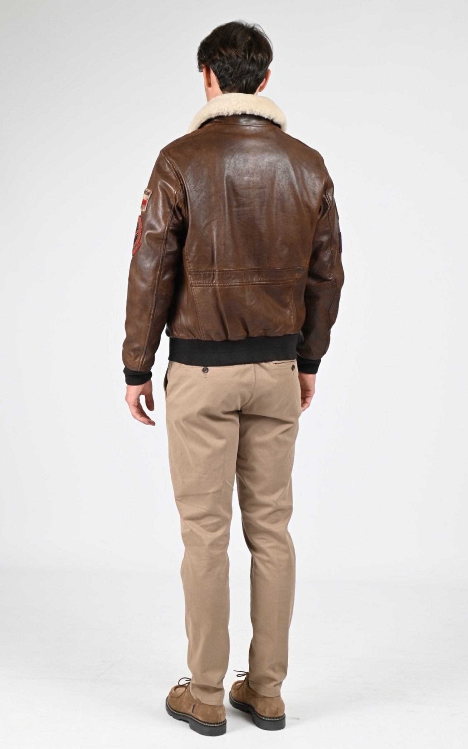 A "MYTHIC 101980" Bison Daytona 73 Pilote Homme closed photo