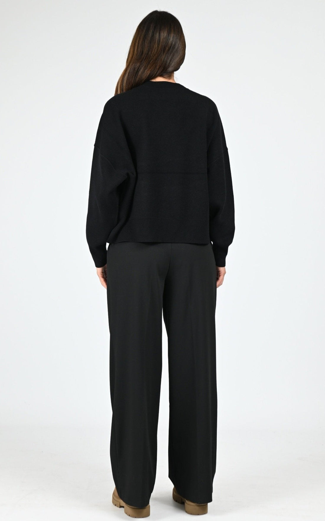 Pull Textile Femme Gertrude, modèle Natalia de couleur black