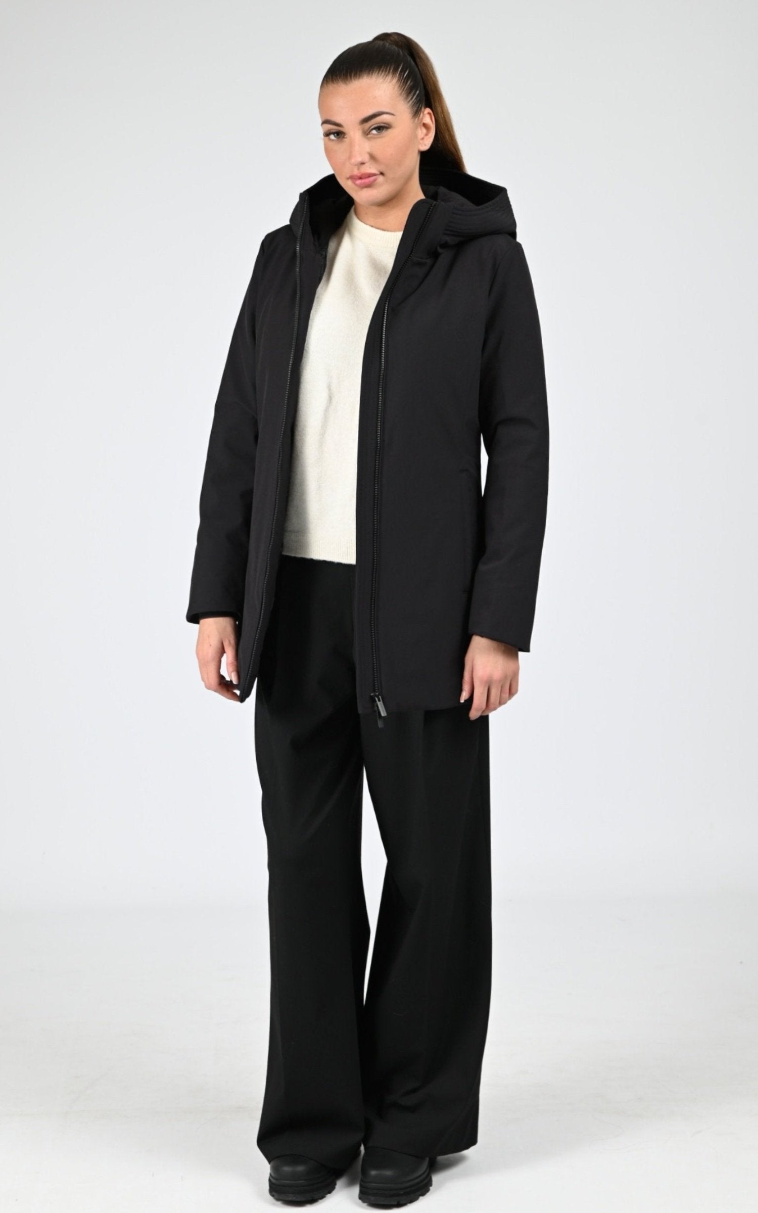 Veste Textile Femme Woolrich, modèle New firth down ou2045 de couleur black