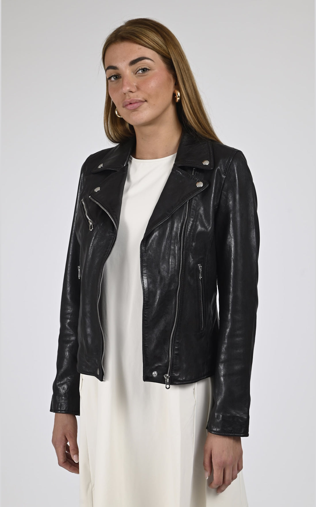 Blouson Cuir Femme Rose garden, modèle Olympe 101964 de couleur noir