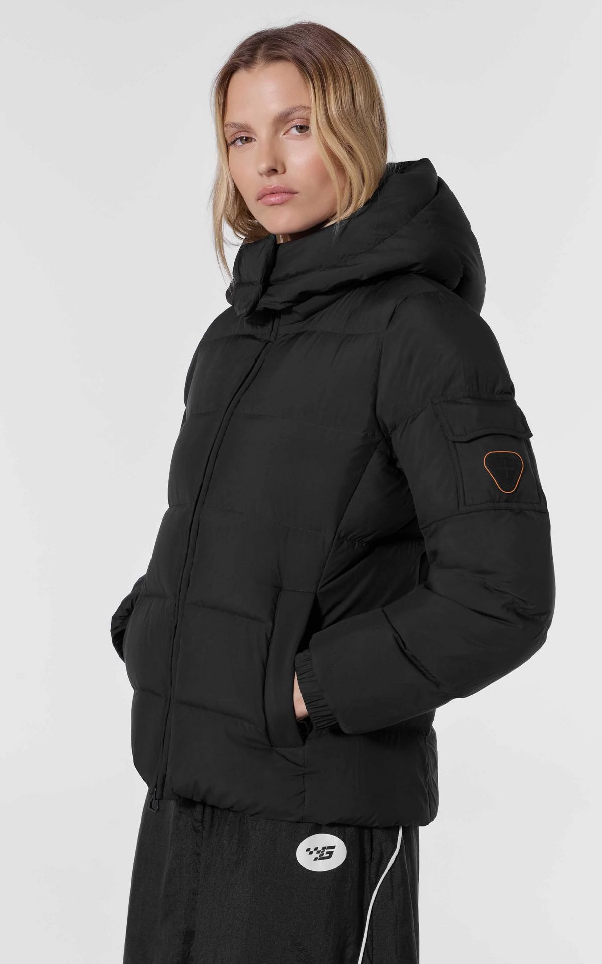 Doudoune cintrée à capuche Ondine Bright noir