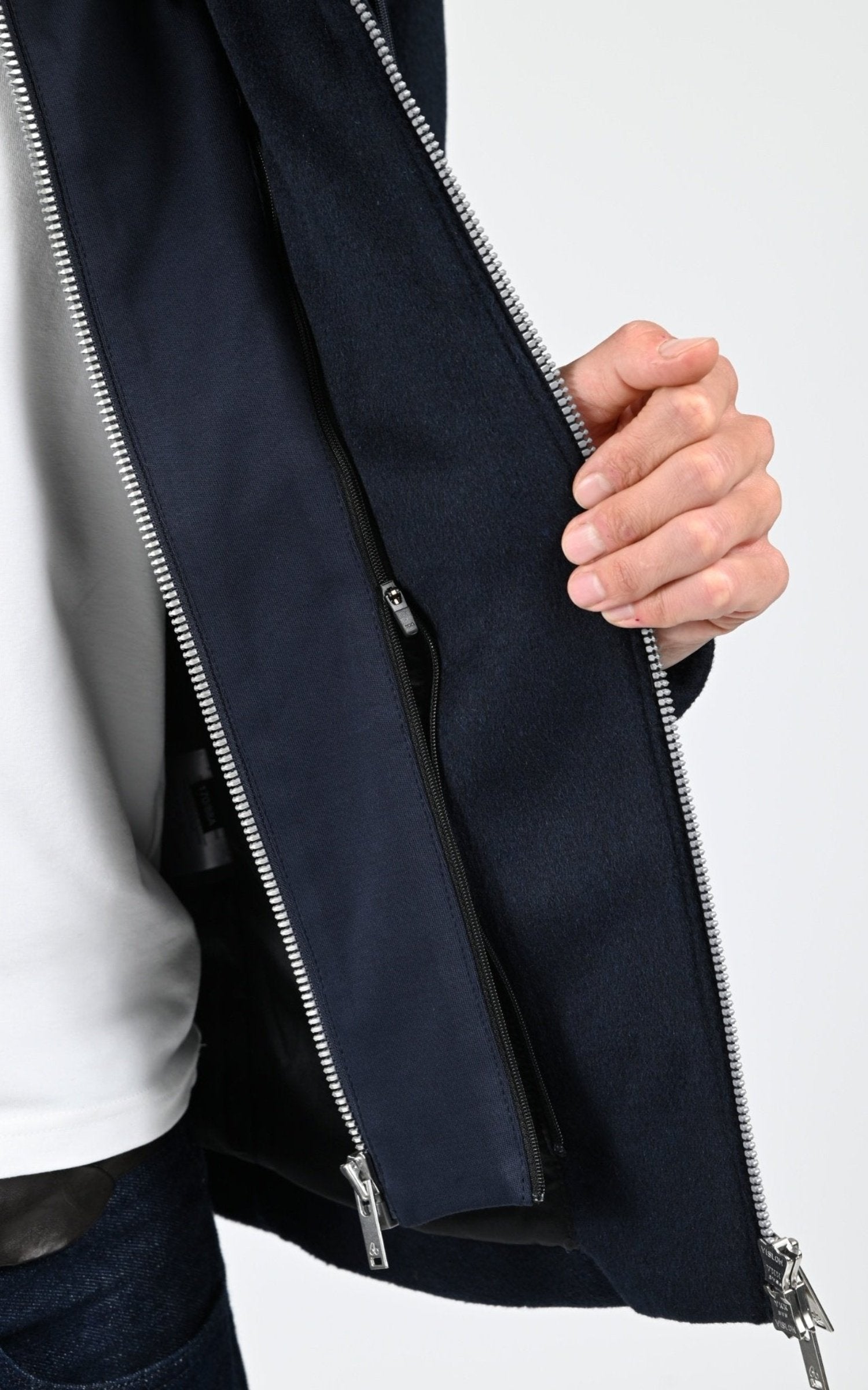 Veste Textile Homme Moose Knuckles, modèle Snowdown m35mw407 de couleur navy 833