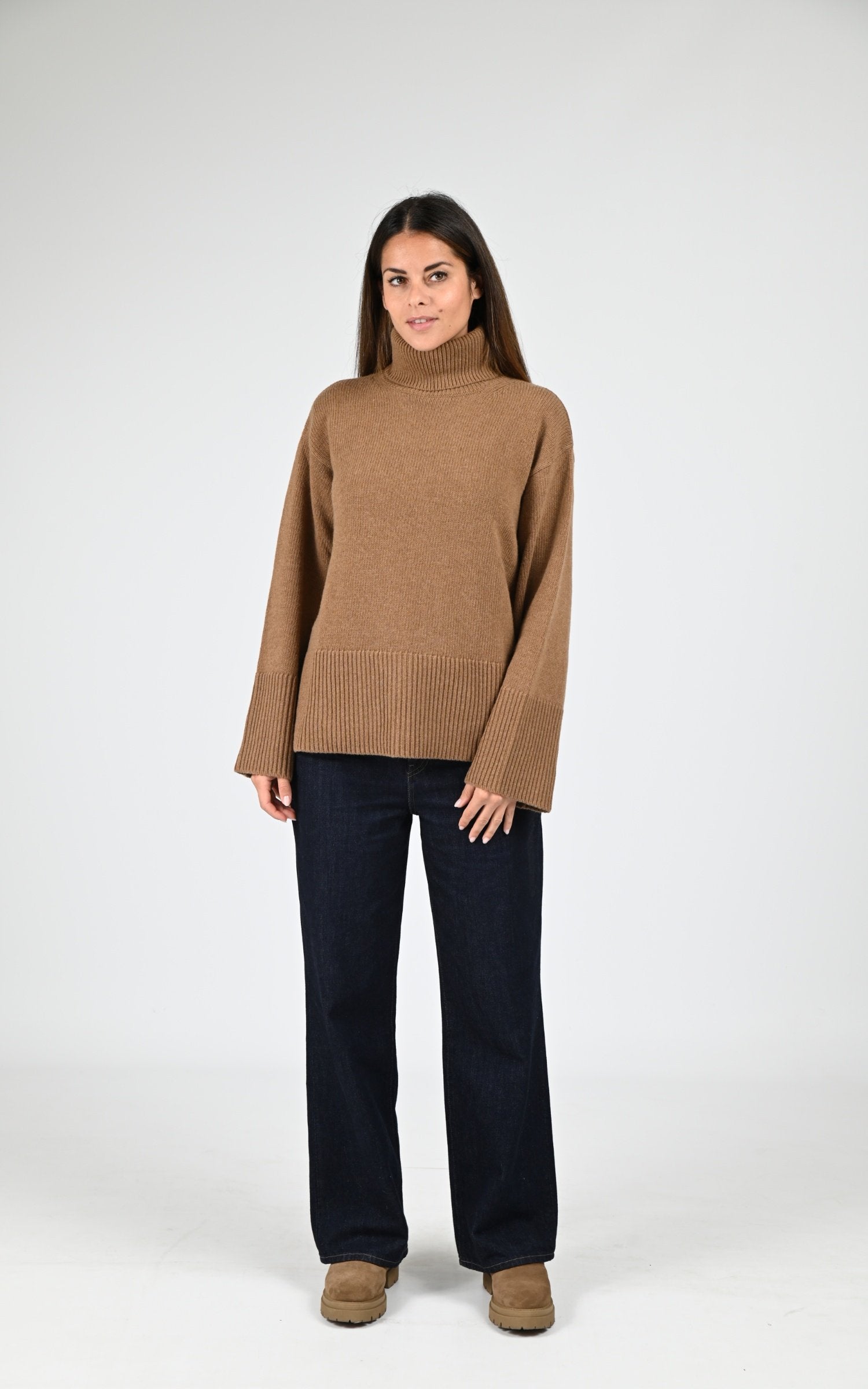 Pull Textile Femme Woolrich, modèle Supergeelong kn2006 de couleur dark camel 2