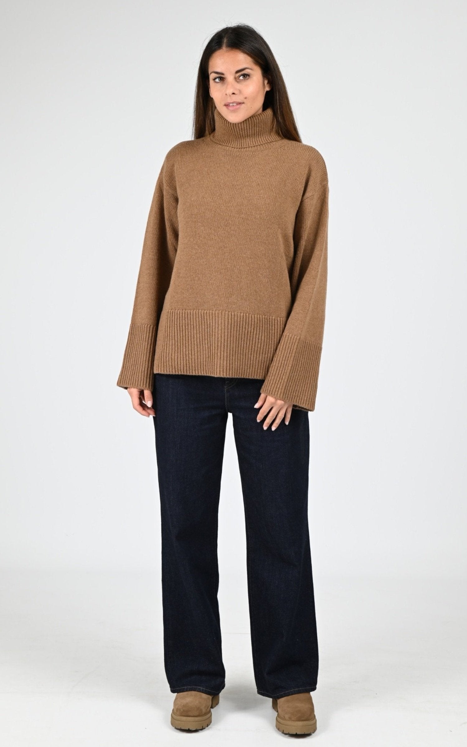 Pull à col roulé laine camel – La Canadienne