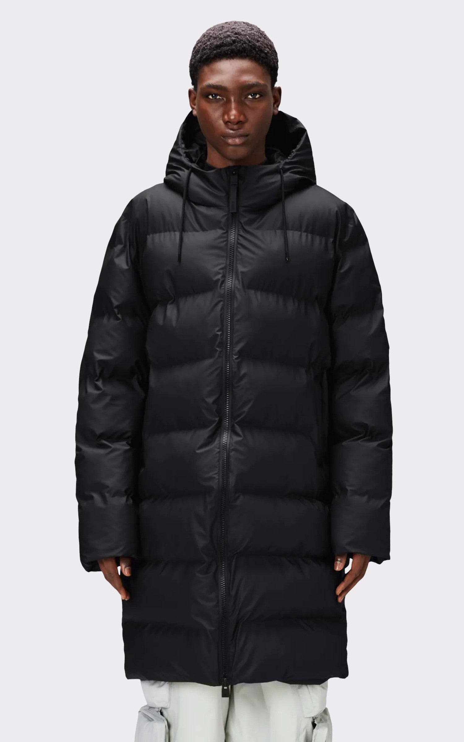 A "15130 ALTA LONG PUFFER JACKET" Noir Rains 3/4 Doudoune Mixte opened photo