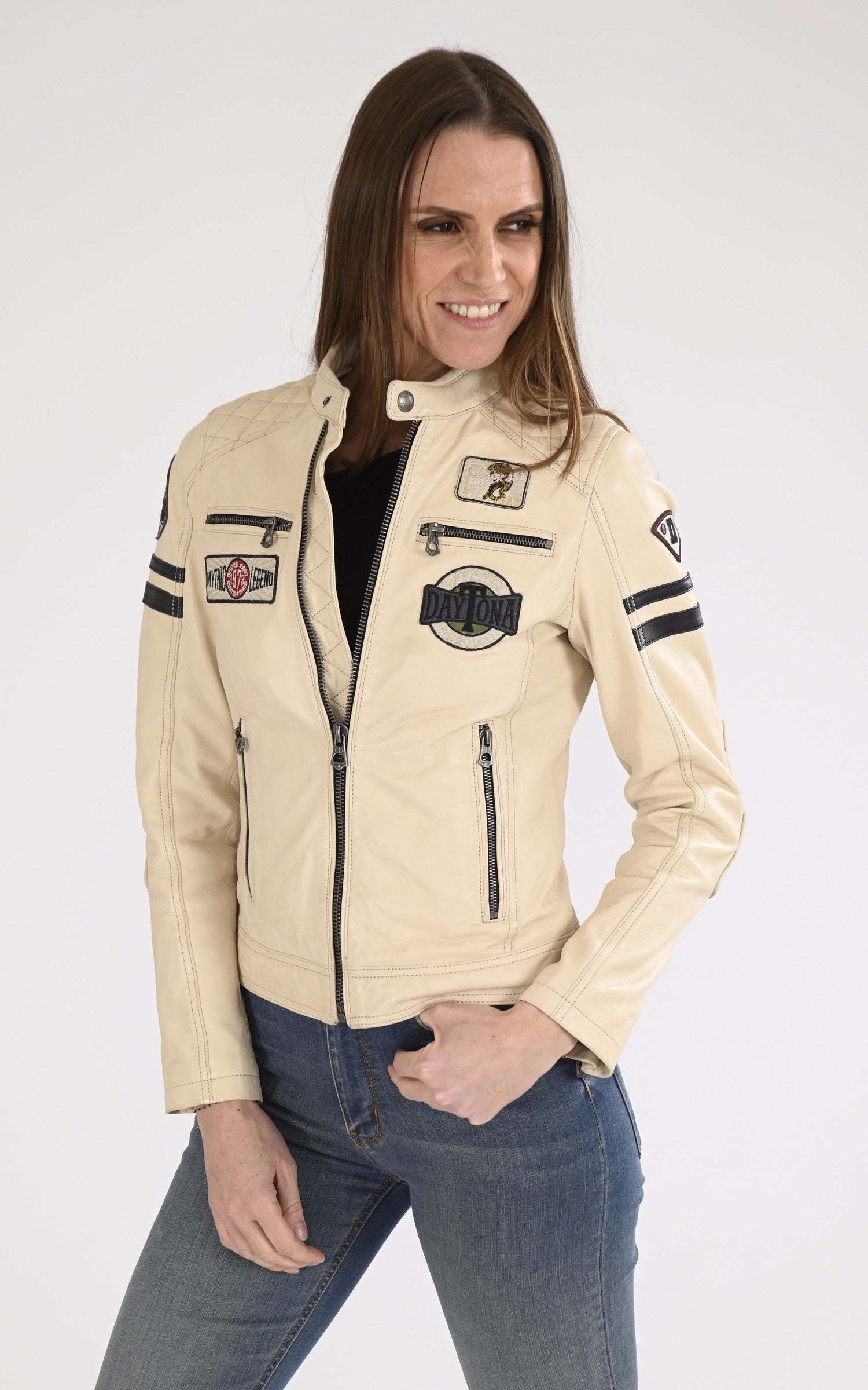 A "WALKORA 103547" Blanc Rose Garden Blouson Femme opened photo