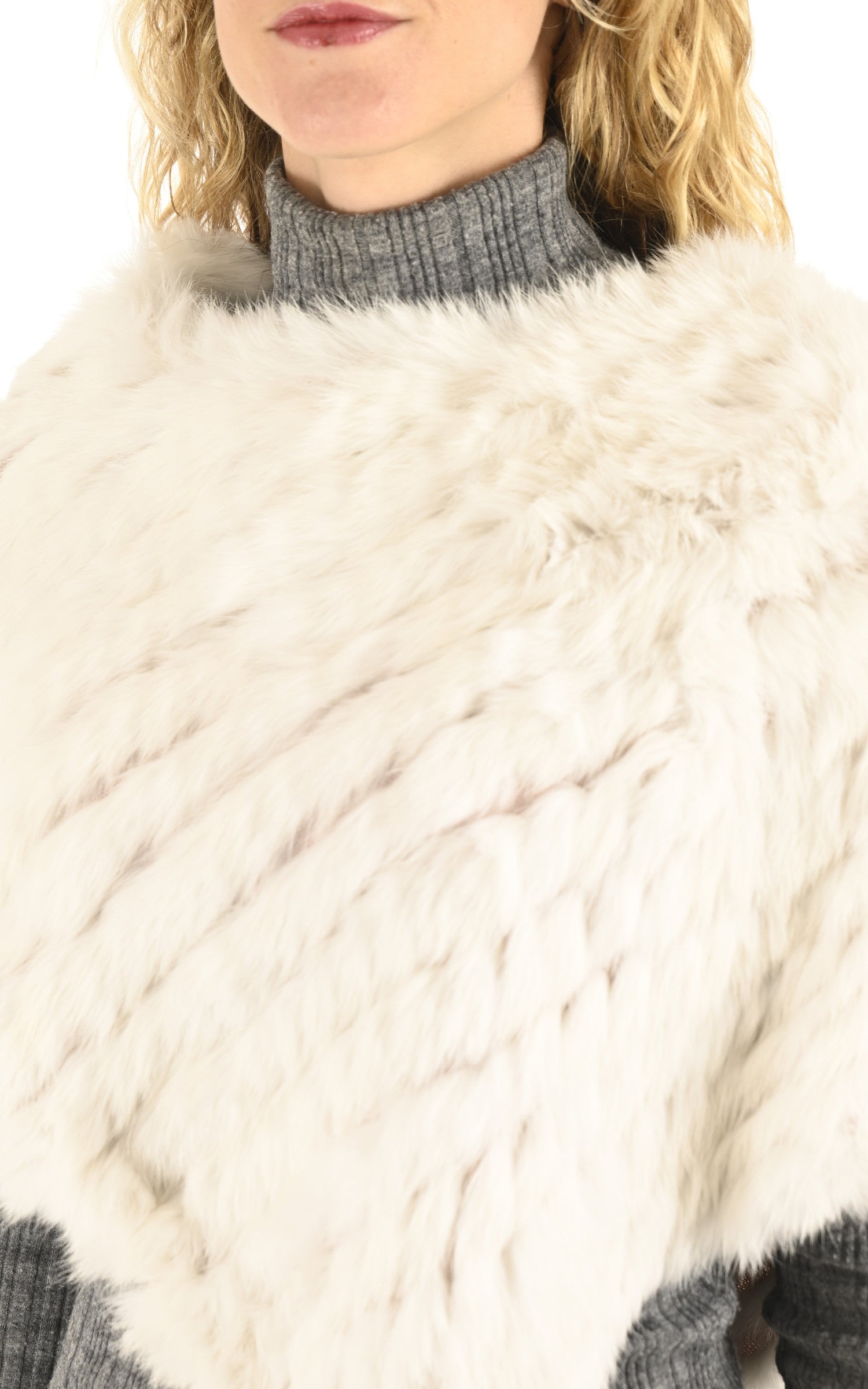 A "PONCHO" Craie La Canadienne Poncho Femme details photo