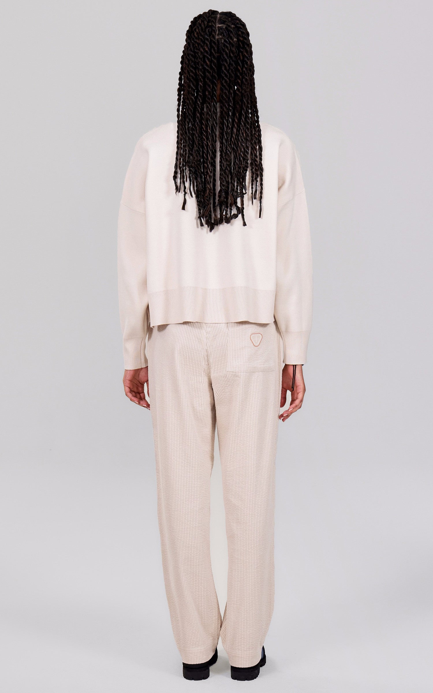A "NATALIA" Beige Gertrude Pull Femme interior photo