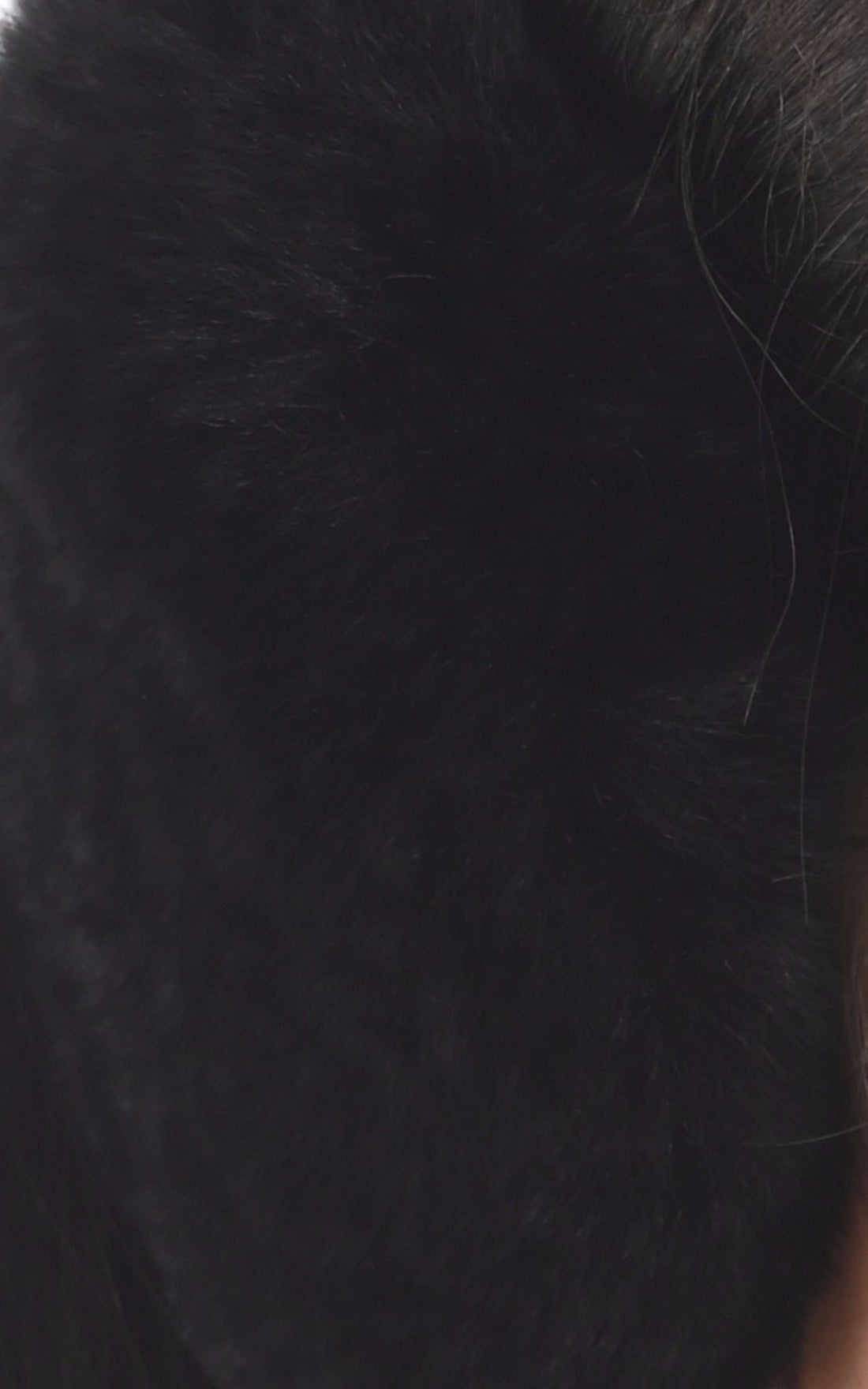 A "OS" Noir Tsanikidis Oreillettes Femme opened photo