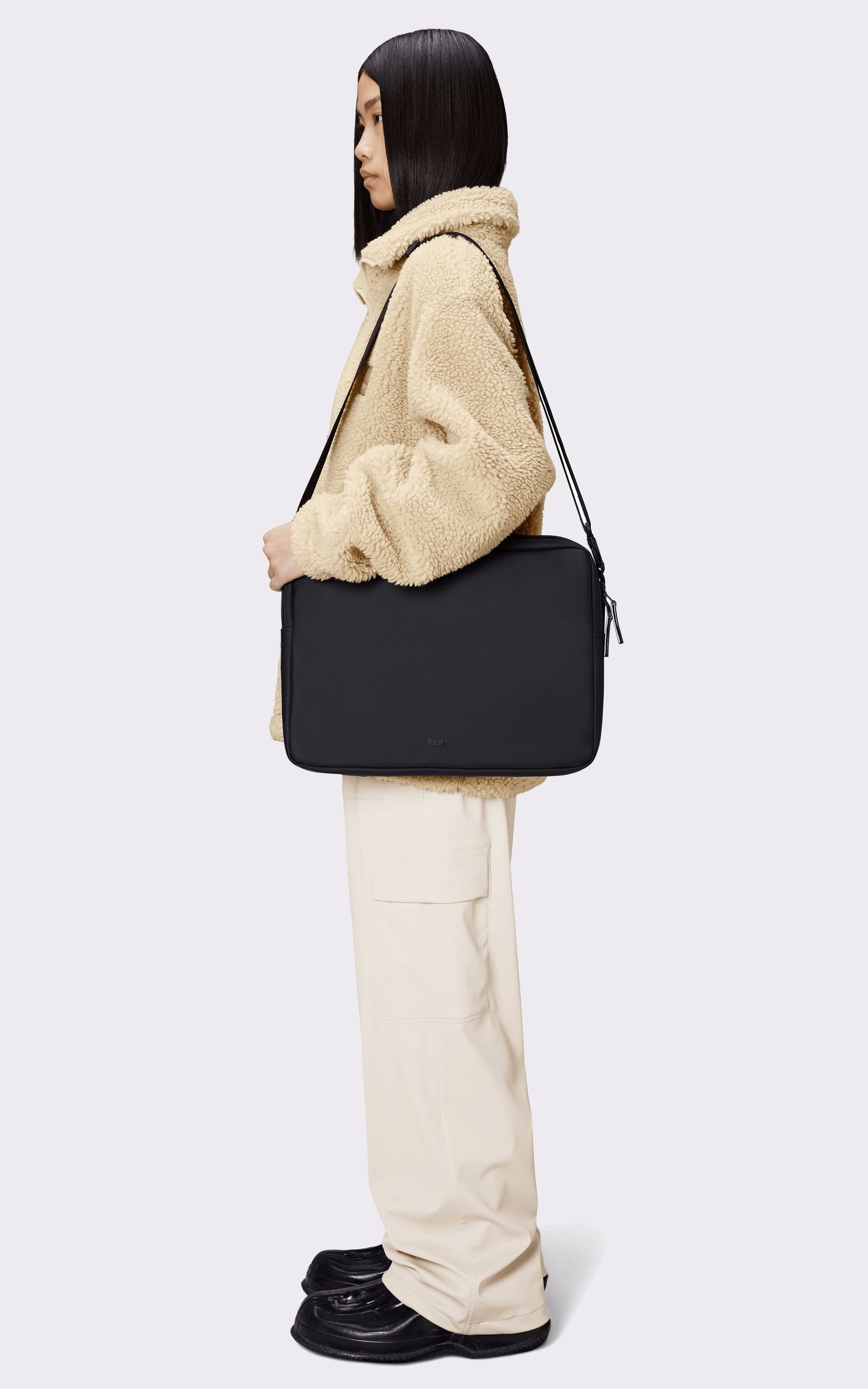 A "13290 LAPTOP BAG" Noir Rains 3/4 Mixte closed photo