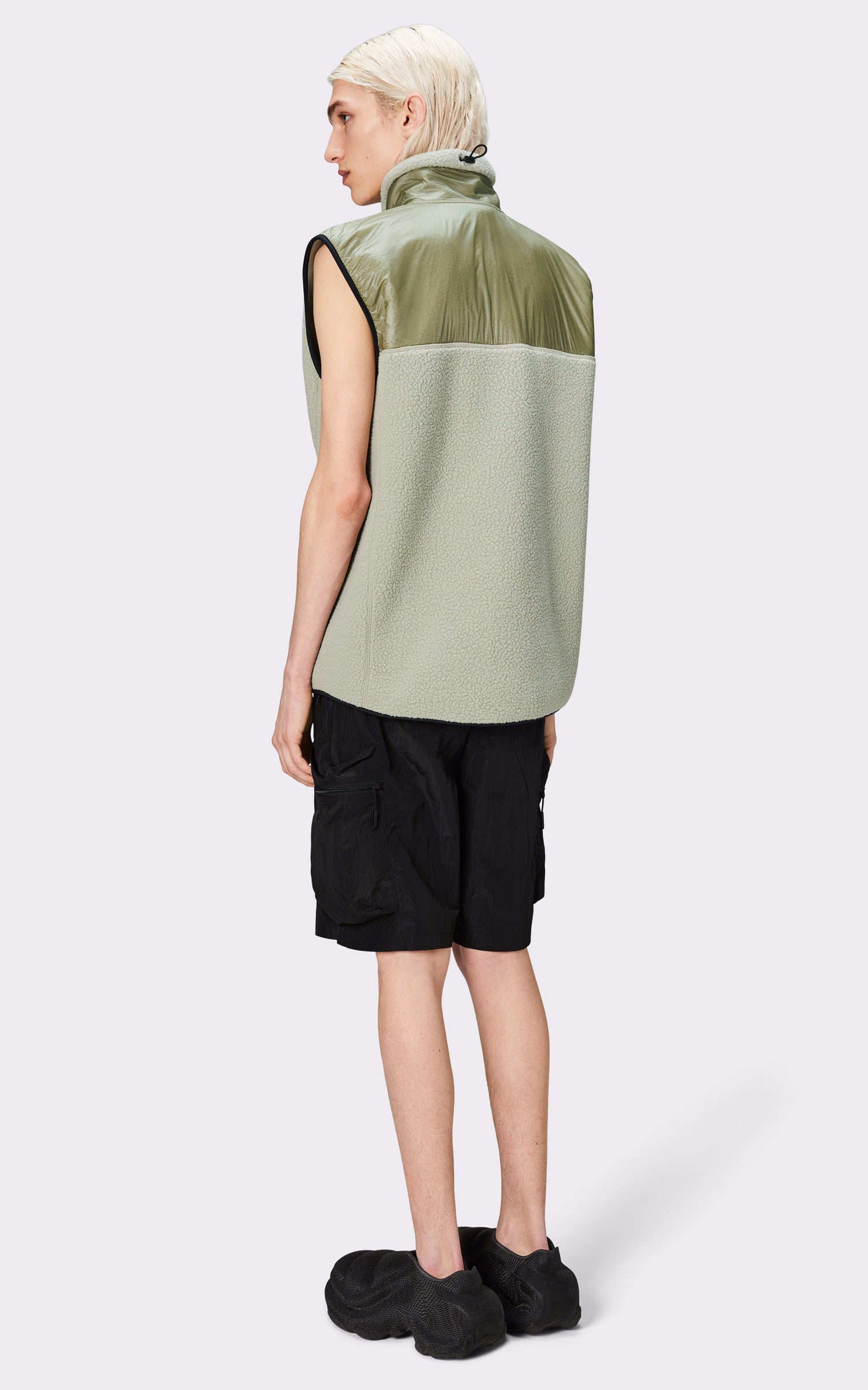 A "19100 YERMO" Vert Rains Gilet Mixte interior photo