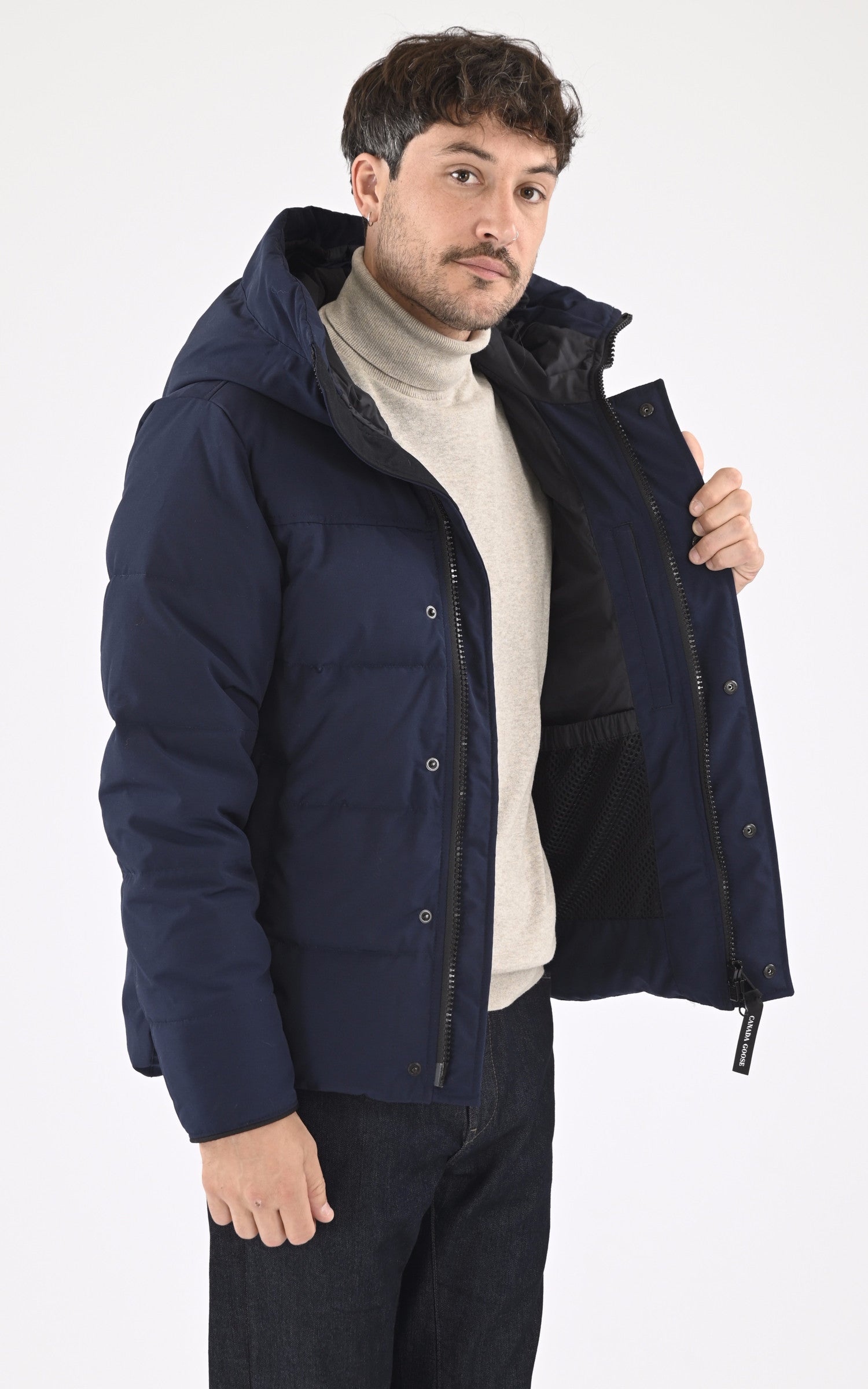 A "MAC MILLAN 2080M" Bleu Canada Goose 3/4 Doudoune Homme interior photo