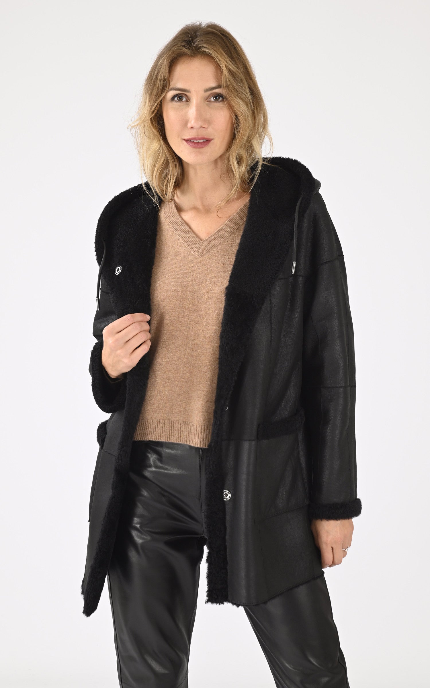 Sac Cuir Noir Bandoulière Ligne affirmée – Cuir Héritage Sac Cuir Noir Bandoulière Ligne affirmée – Cuir Héritage