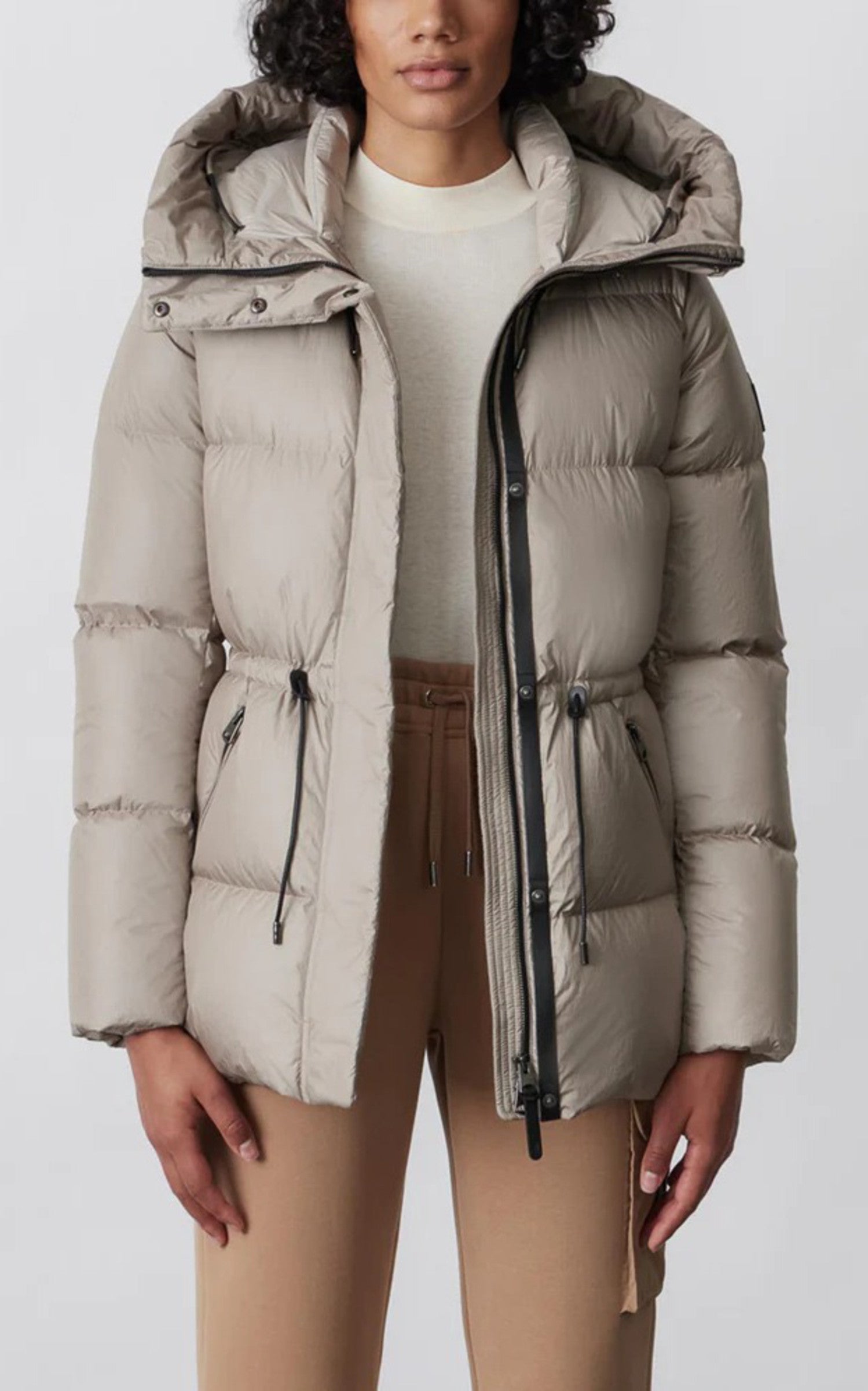 A "FREYA" Beige Mackage Ves Doudoune Femme closed photo