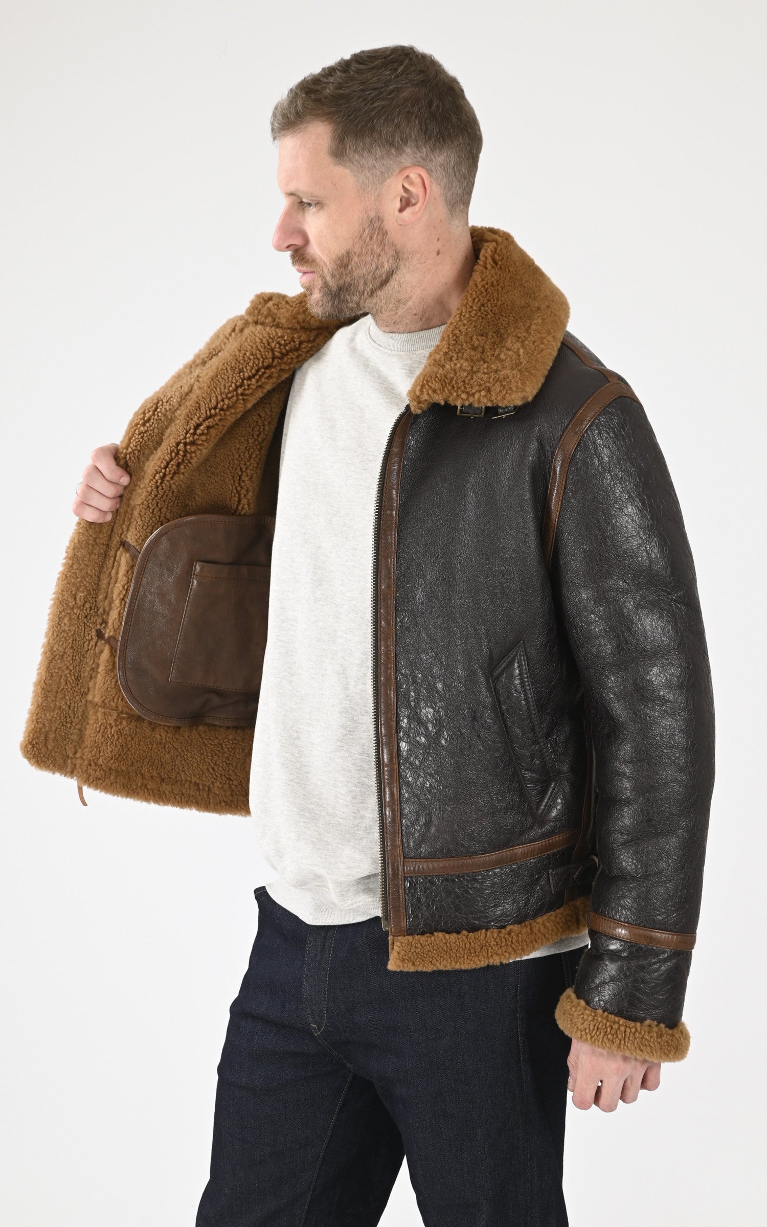 A "IRVIN 102484" Tabac Iron&Resin Blouson Homme interior photo