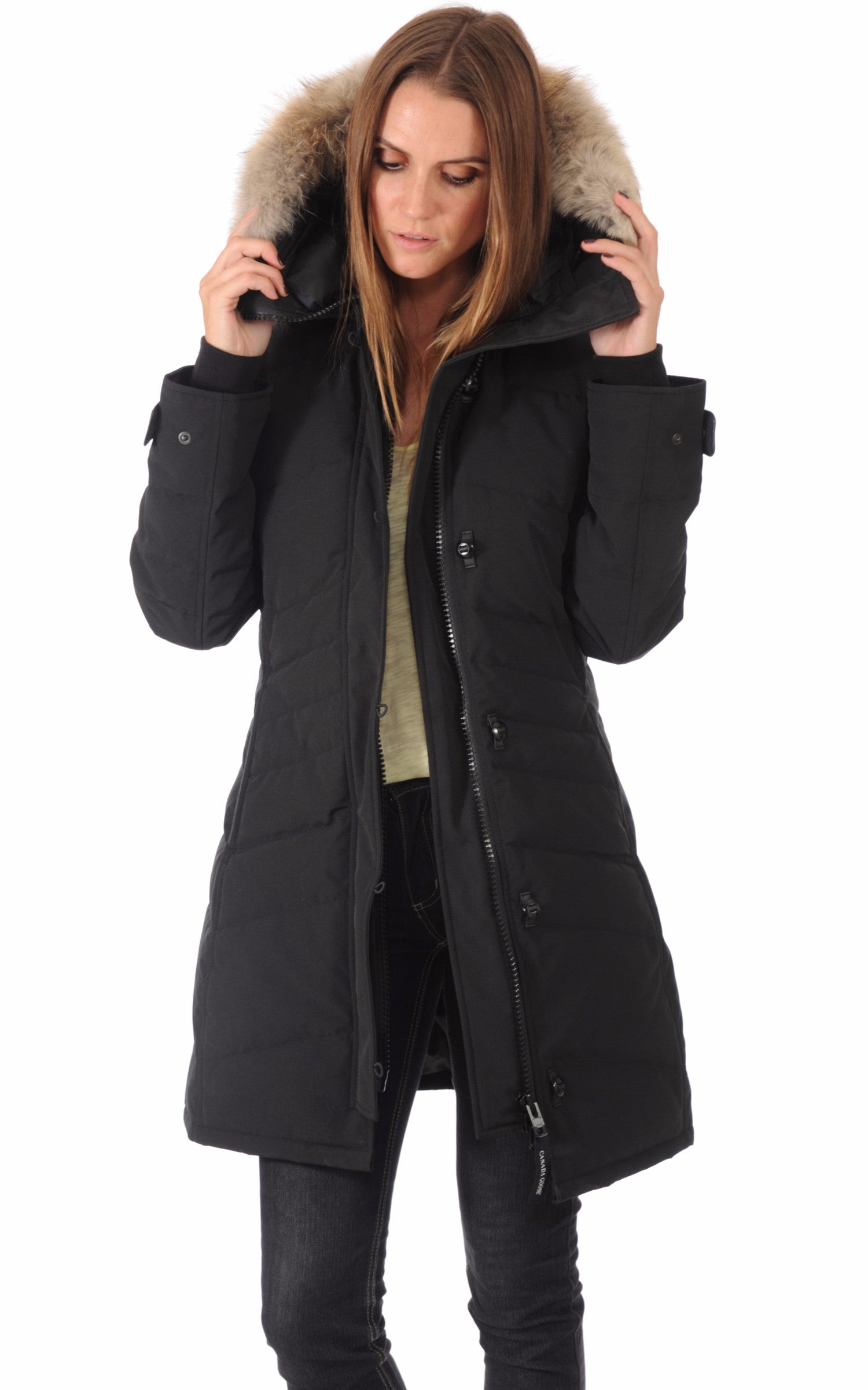 A "LORETTE 2090L" Noir Canada Goose 3/4 Doudoune Femme opened photo