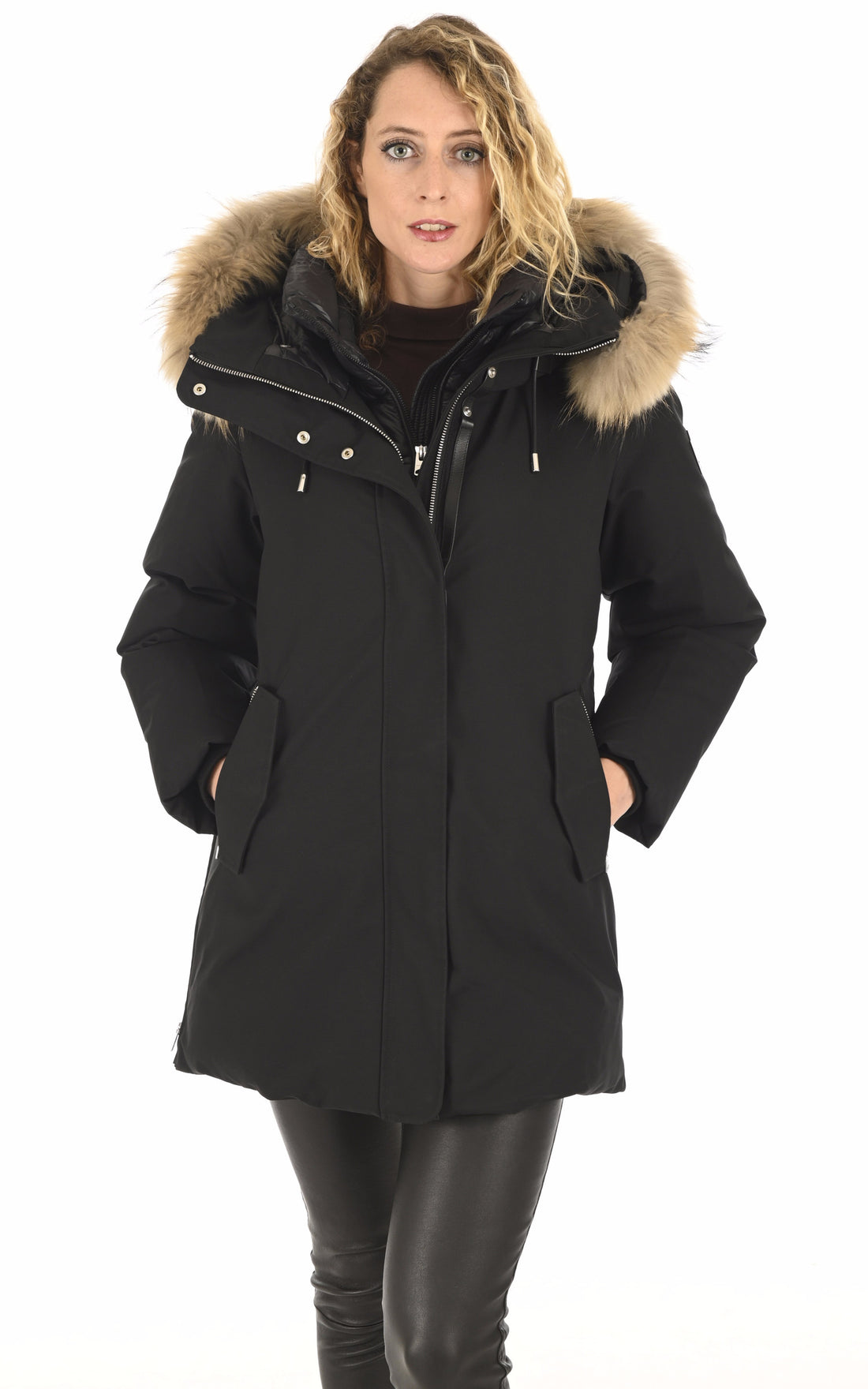 A "KINSLEE-F" Noir Mackage Ves Doudoune Femme opened photo